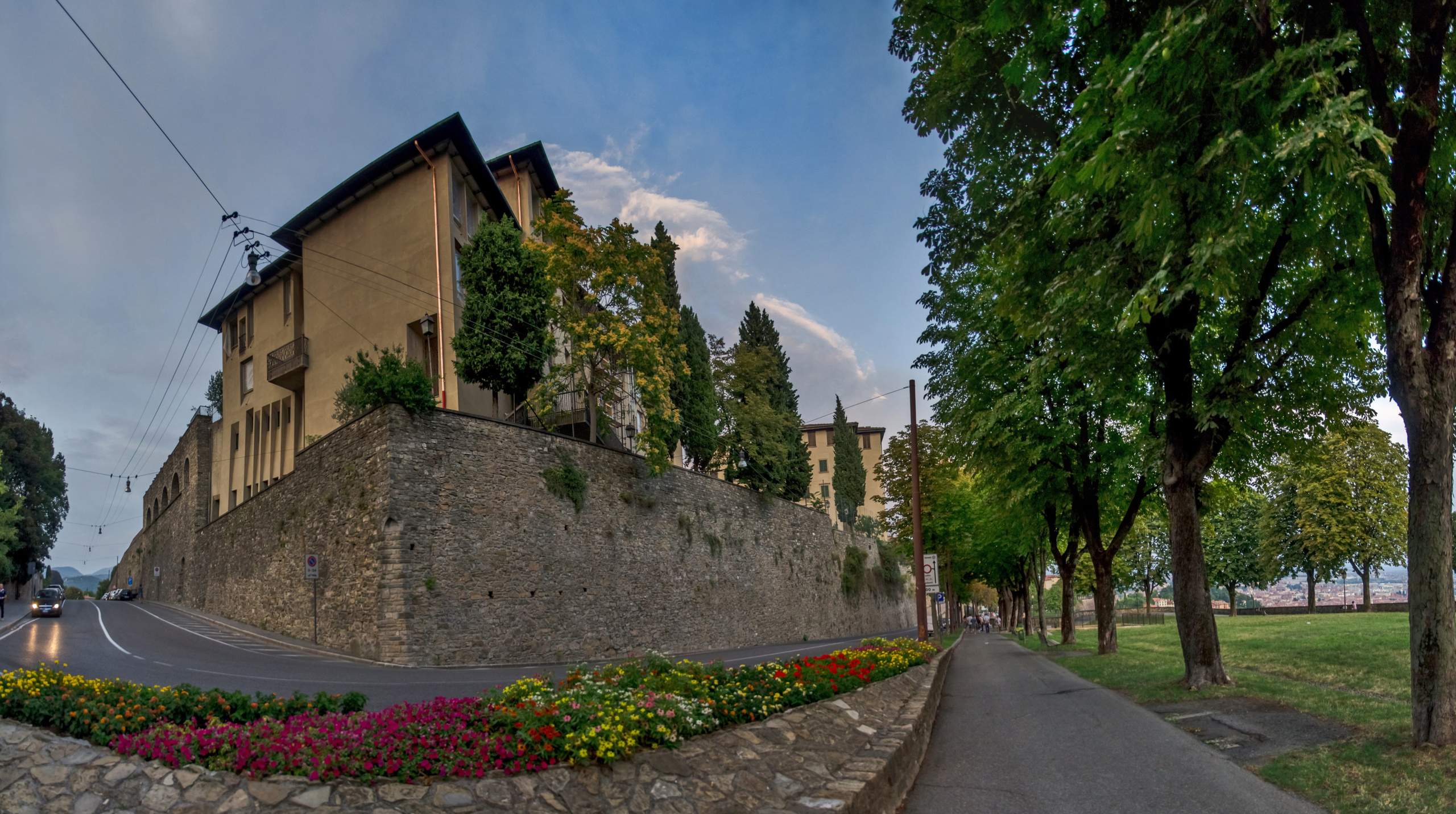 Италия Ломбардия Бергамо. Фотограф Лара Кучина