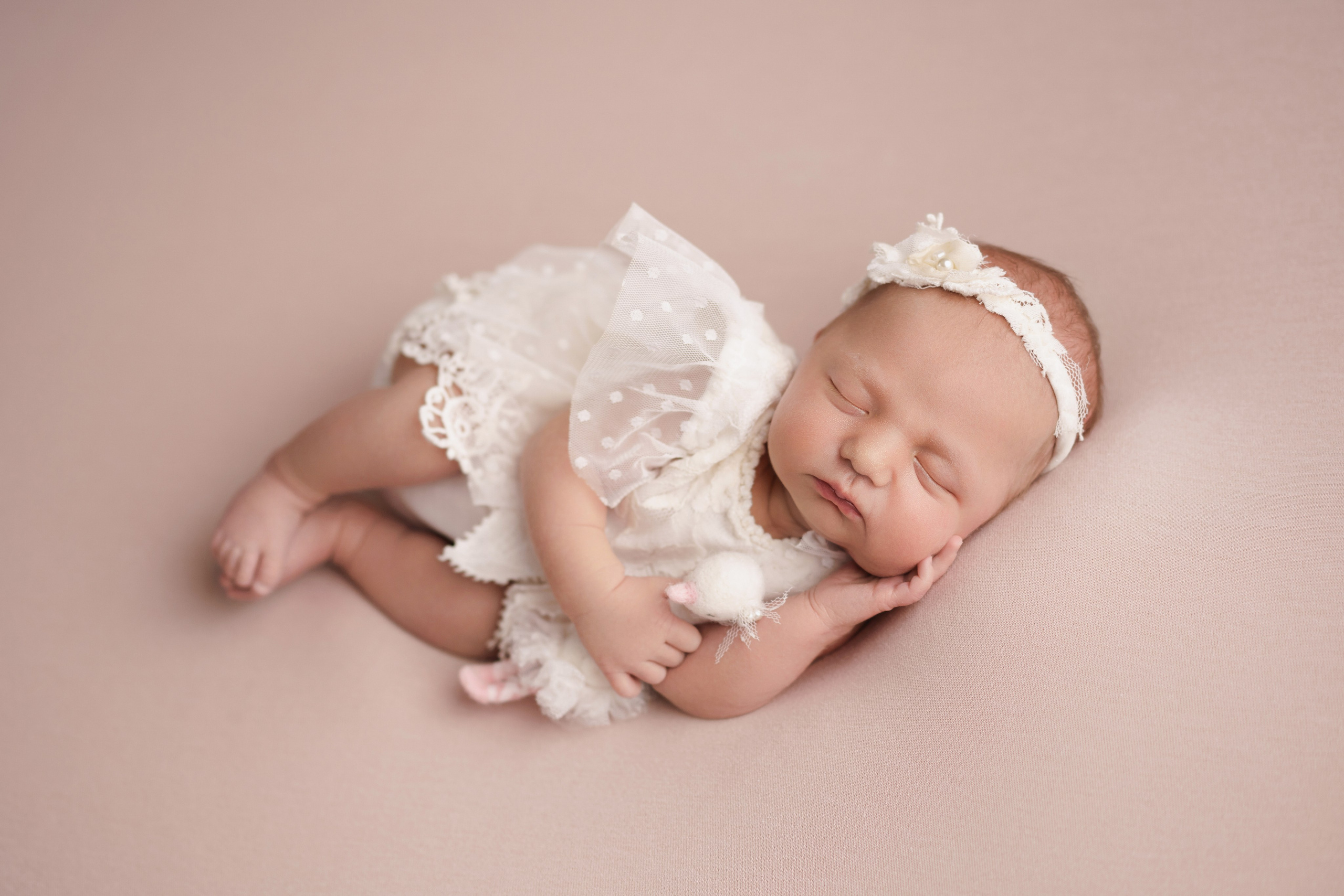 Фотосессия новорожденных | Галерея трогательных кадров малышей в стиле newborn. Фотосессия новорожденных в Москве и Московской области | Профессиональный фотограф newborn — Татьяна Иванова