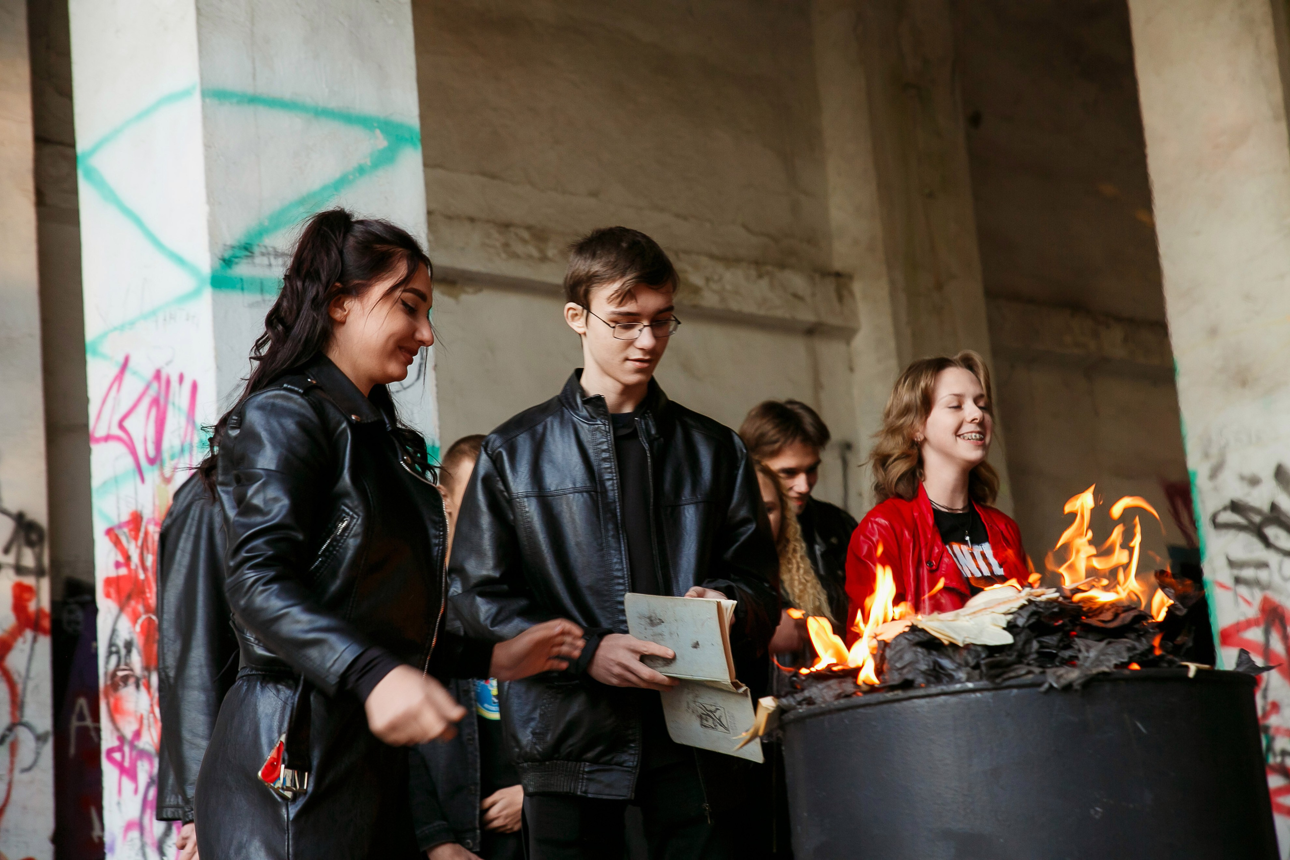 ГРАФФИТИ. Выпускные альбомы в Донецке и ДНР. Фотограф Донецк и ДНР