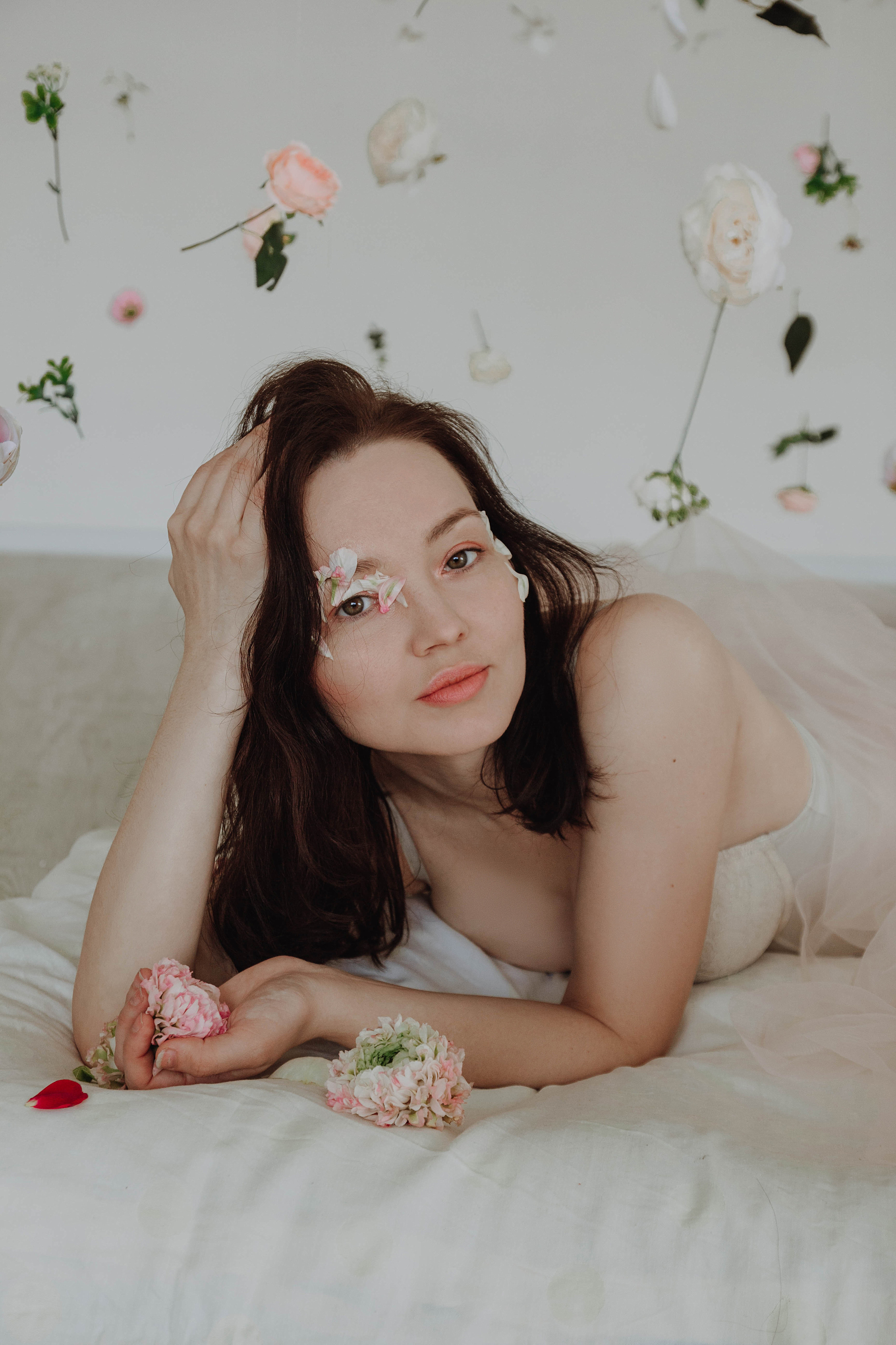 Алина в цветах. Детский| Семейный фотограф в Санкт-Петербурге Коршунова Анна