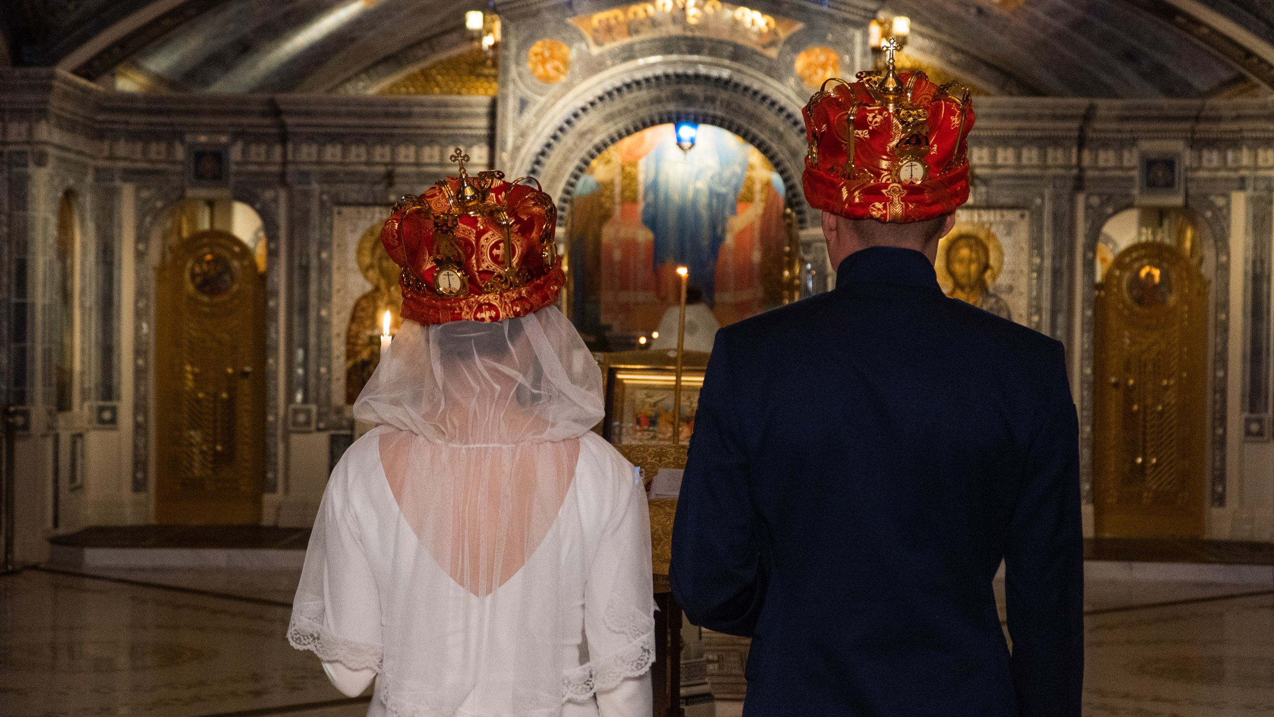 Профессиональная фотосессия венчания. Видеосъемка свадеб и лавстори, студийная съемка, видеопортреты, фешн-съемки в Москве и МО