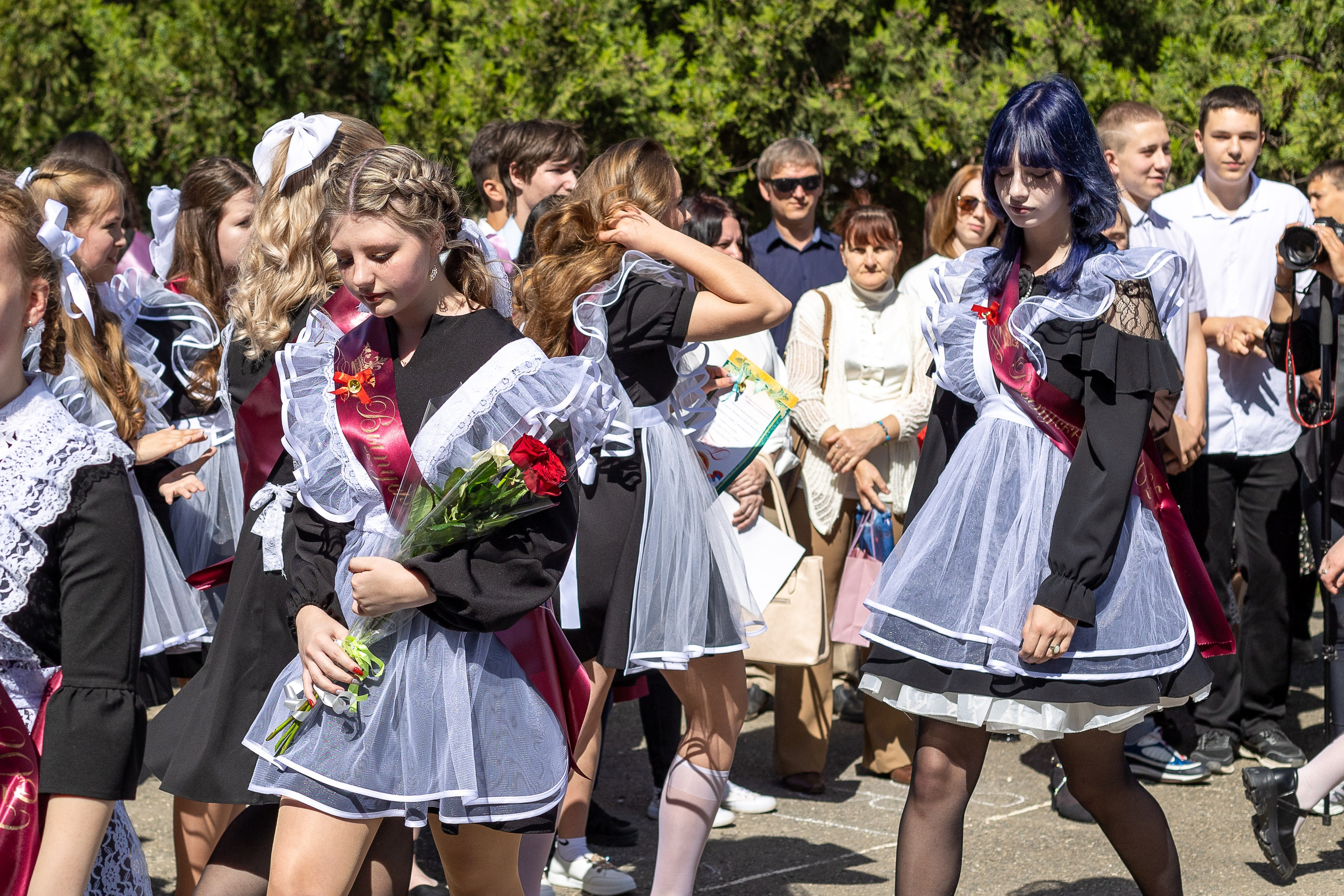 Последний звонок. Выпускные альбомы Майкоп, Краснодар Елена Золотарева