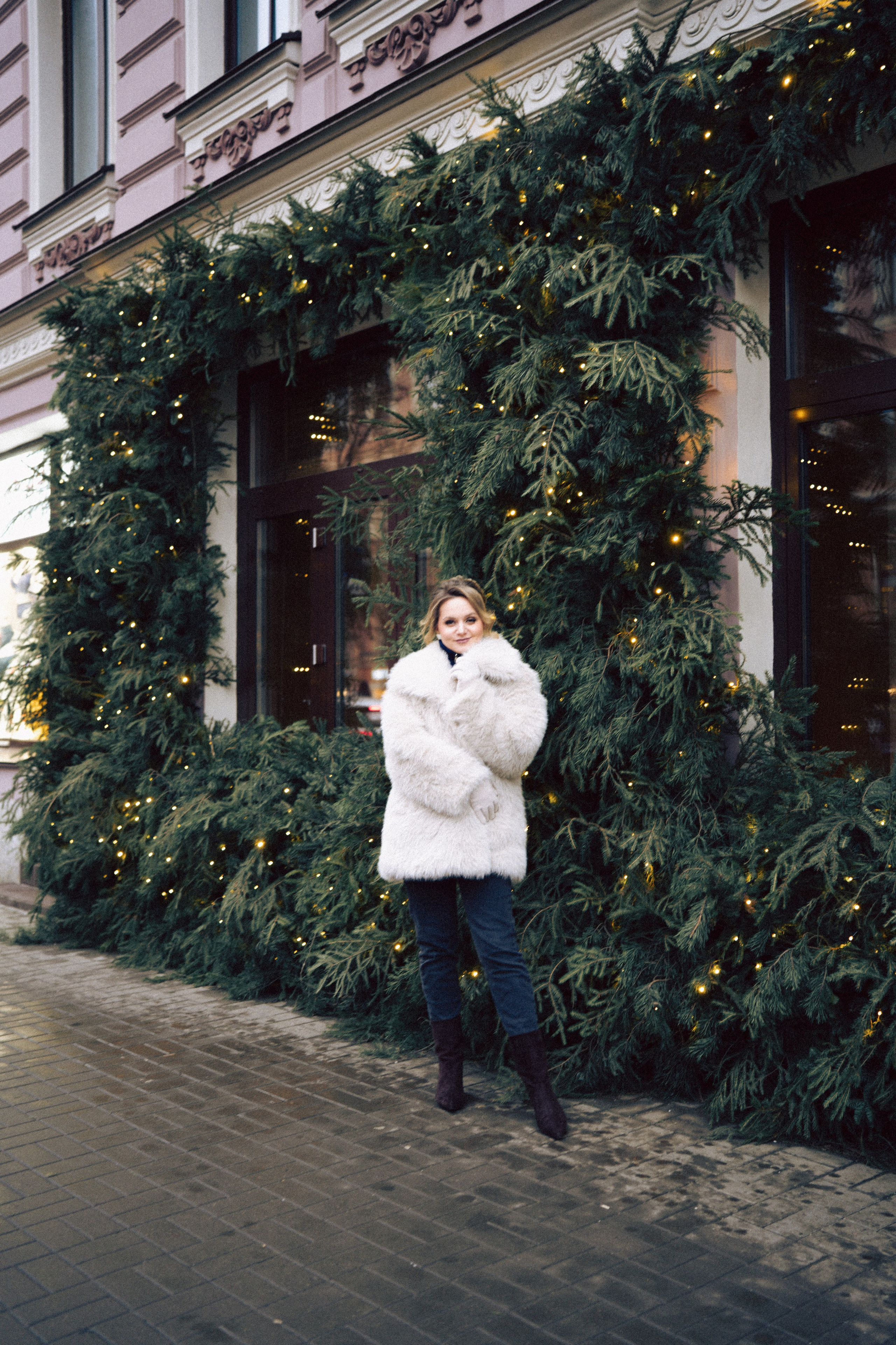 НОВОГОДНЯЯ ФОТОСЕСИИЯ В СТУДИИ ДЛЯ ДЕВУШКИ И ПРОГУЛКА ПО ЧЕРНЫШЕВСКОЙ. Профессиональный фотограф, Санкт-Петербург — Виктория Богомолова