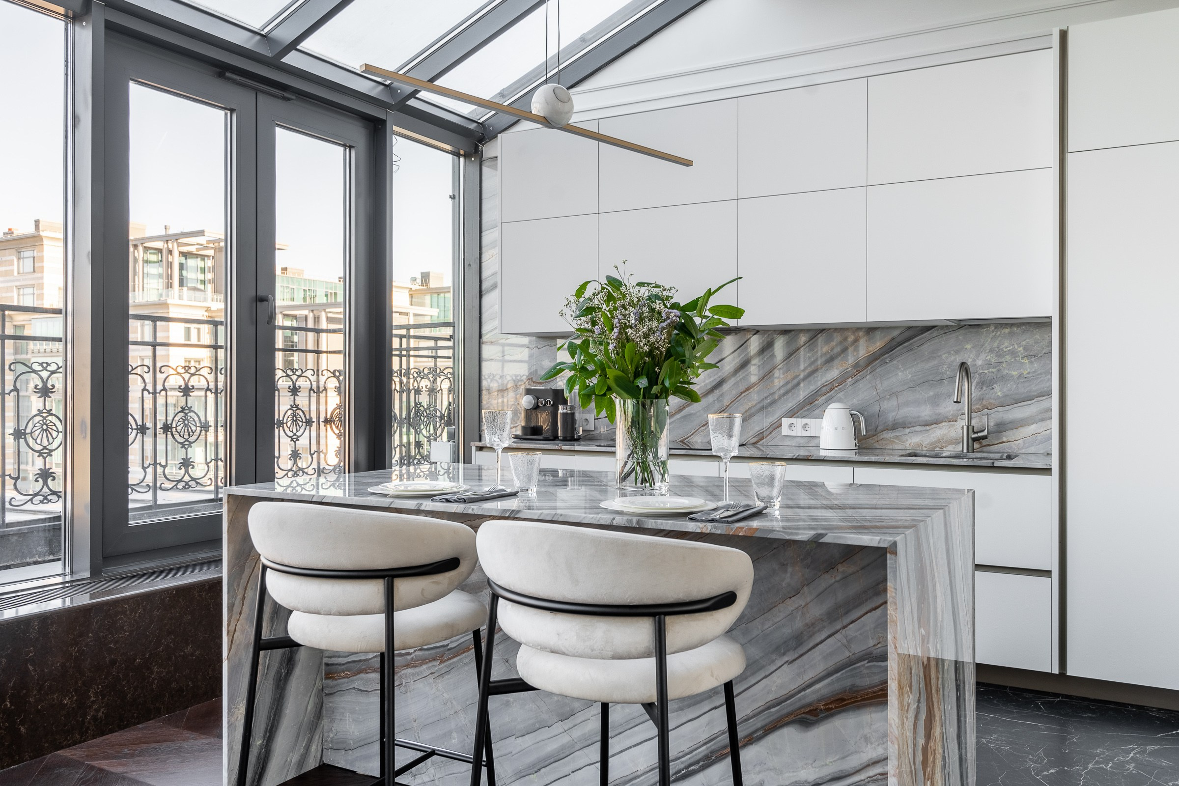 Предпродажная подготовка квартиры на Кирочной с хоумстэйджингом