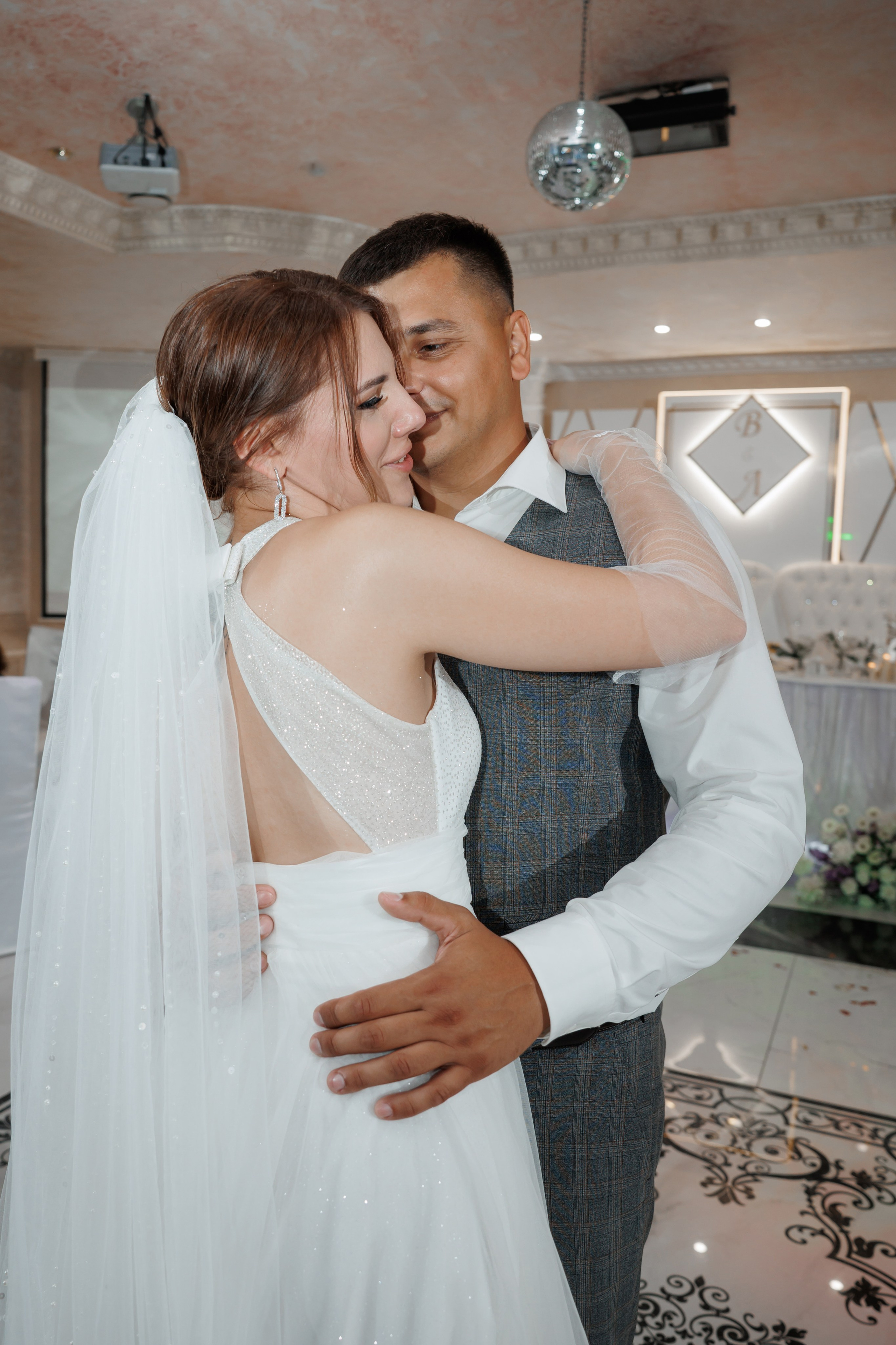 ЗАГС Бутово и Остафьево. Свадебный и репортажный фотограф (Москва, Королев и другие)