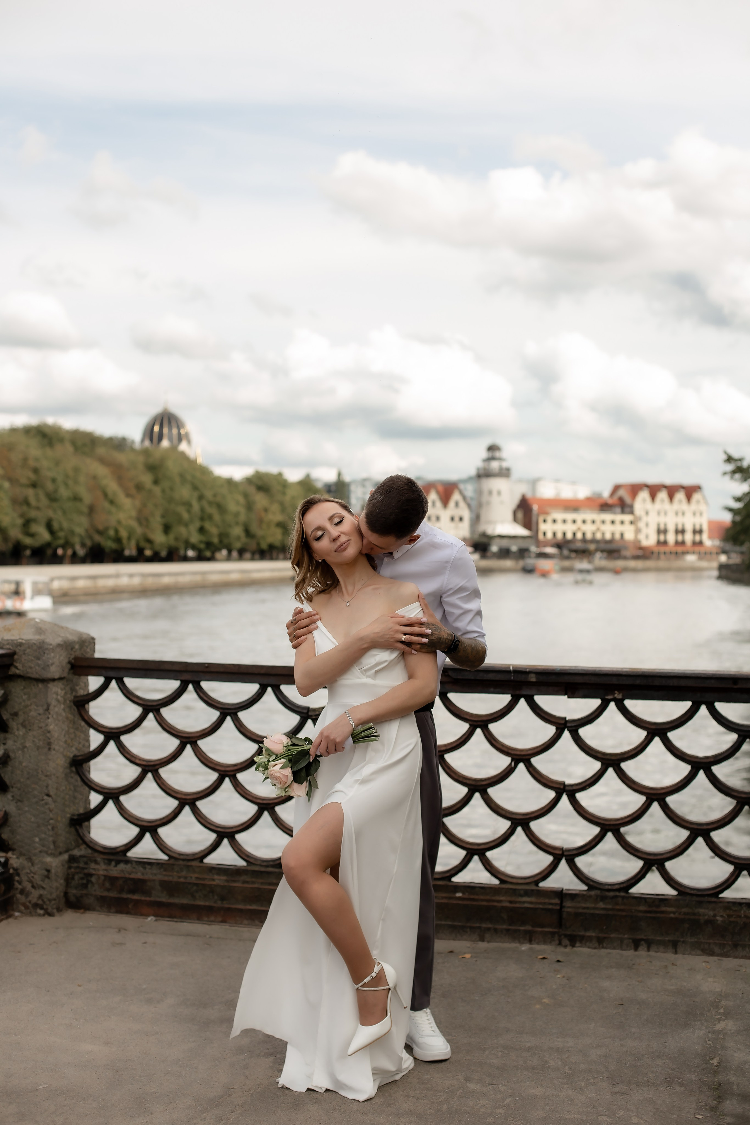 Саша и Вика. Биржевой сквер. Фотограф в Калининграде Решетникова Алина