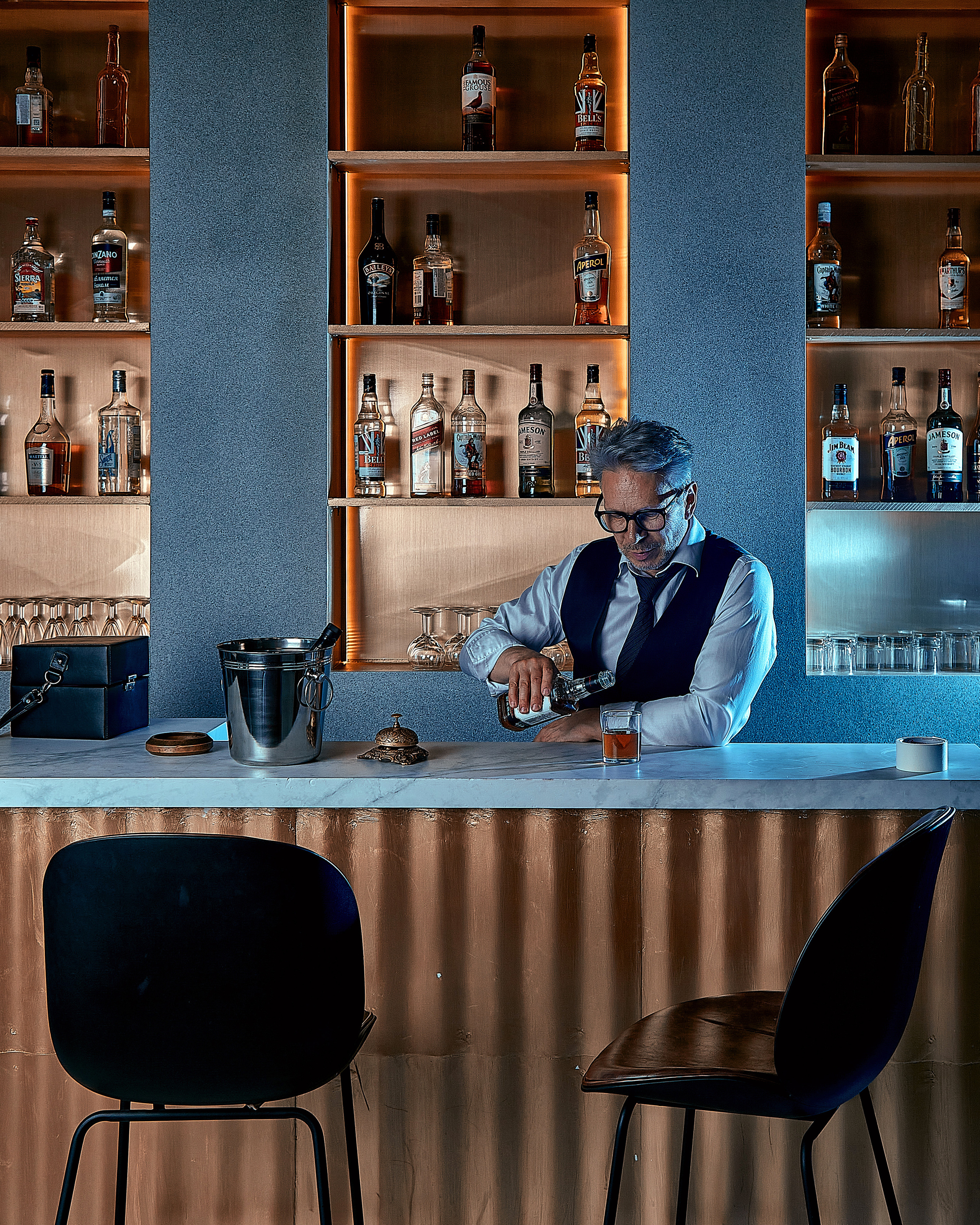 VADIM x OFFICE. ANDY KIN Мужской и ню-фотограф в Москве