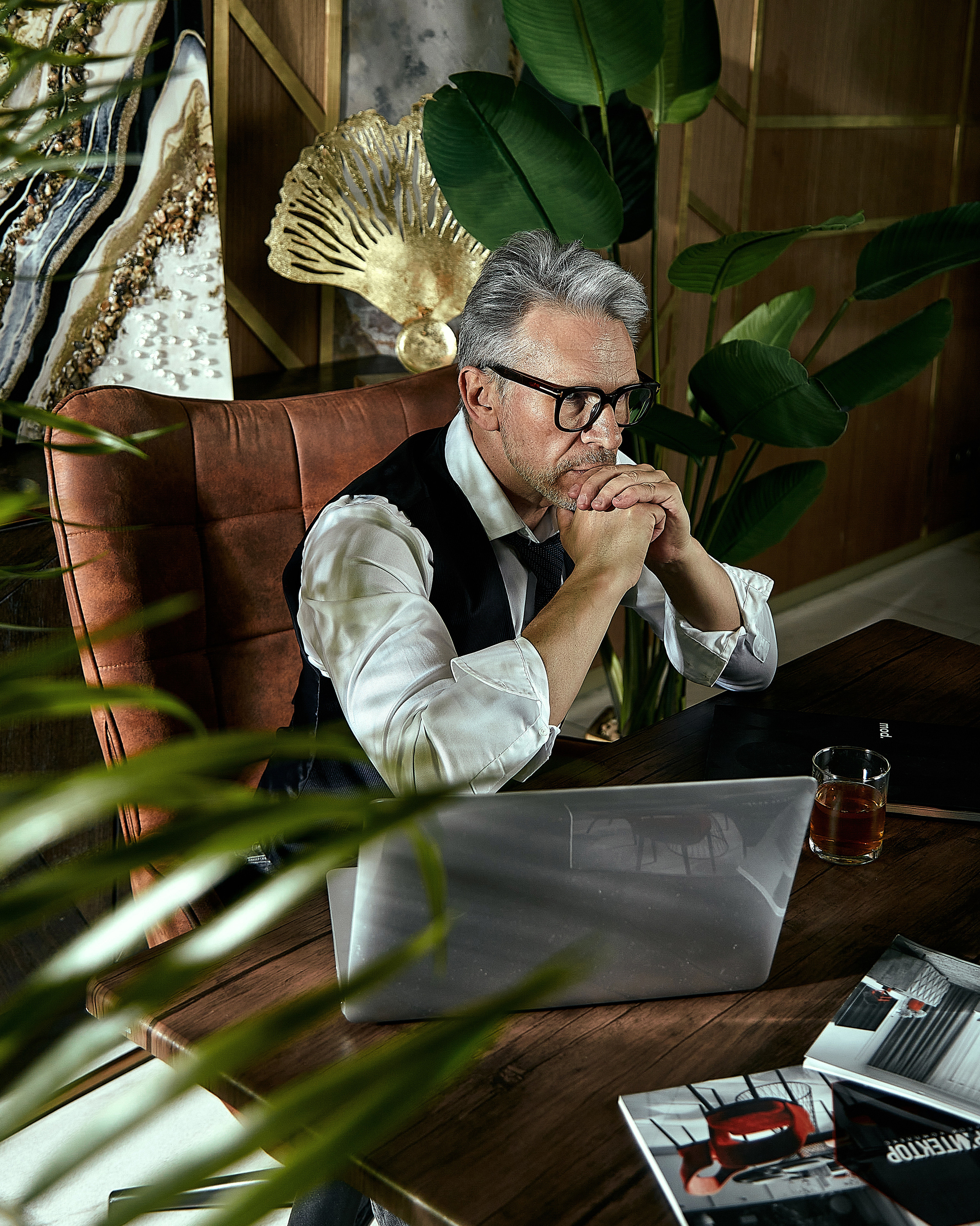 VADIM x OFFICE. ANDY KIN Мужской и ню-фотограф в Москве