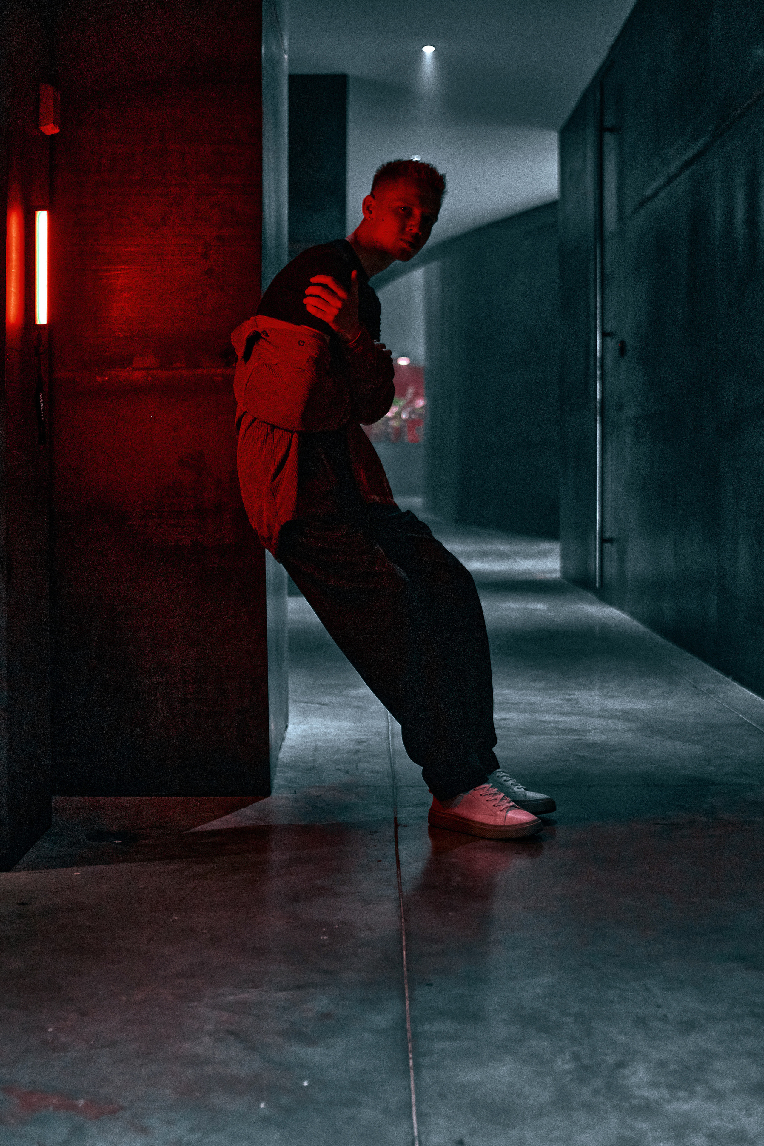 VALENTIN x SUPERMEALL. ANDY KIN Мужской и ню-фотограф в Москве