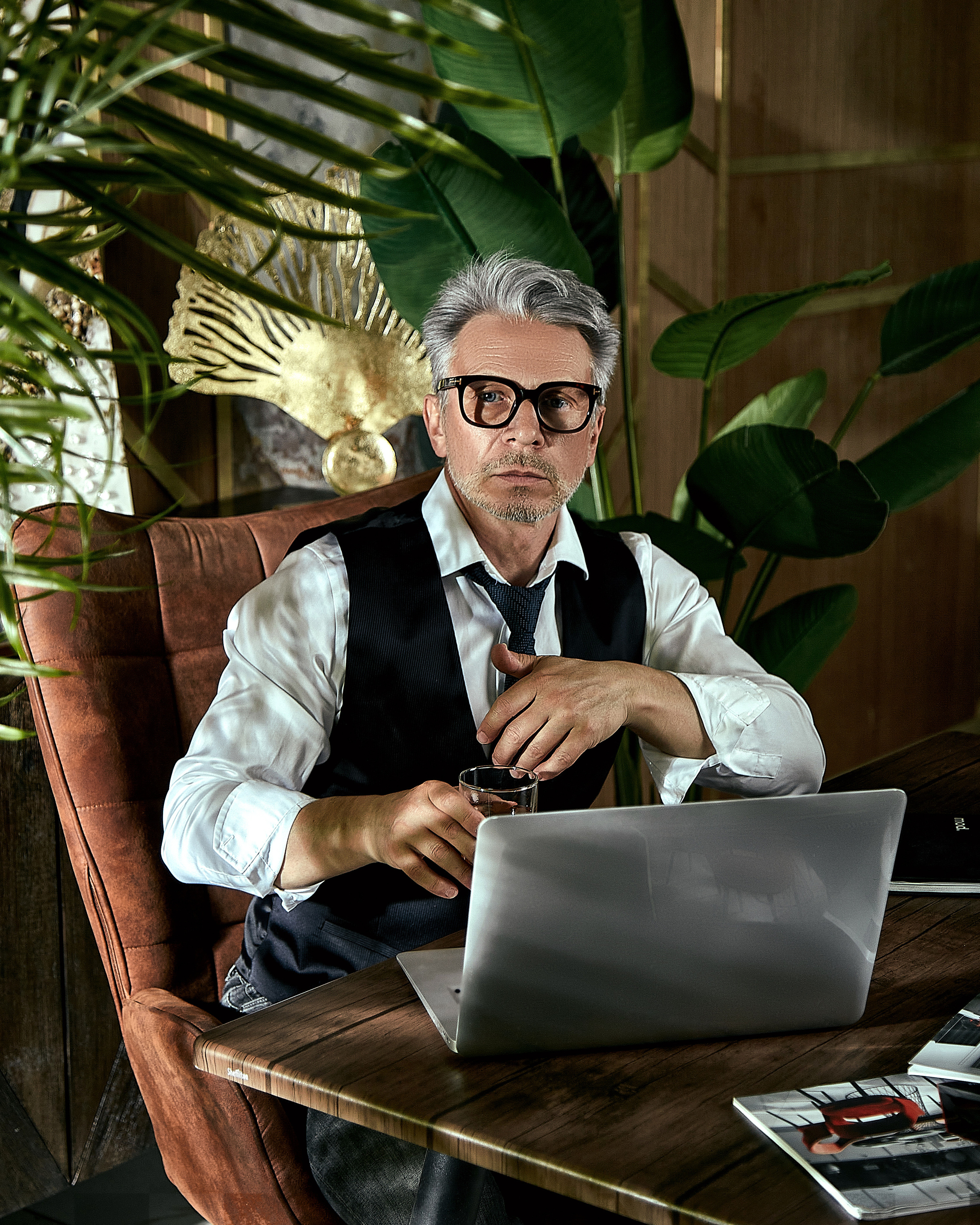 VADIM x OFFICE. ANDY KIN Мужской и ню-фотограф в Москве