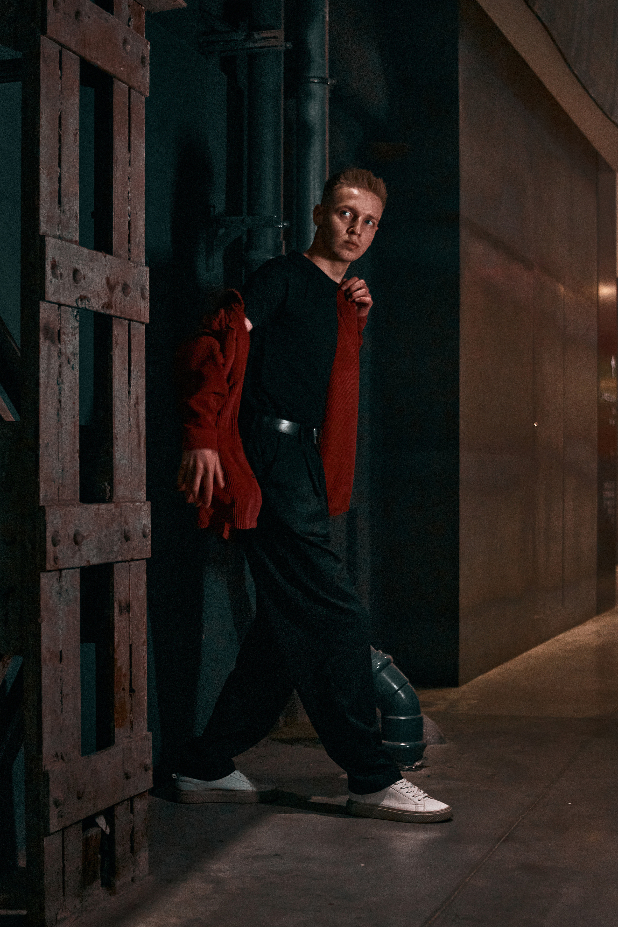 VALENTIN x SUPERMEALL. ANDY KIN Мужской и ню-фотограф в Москве