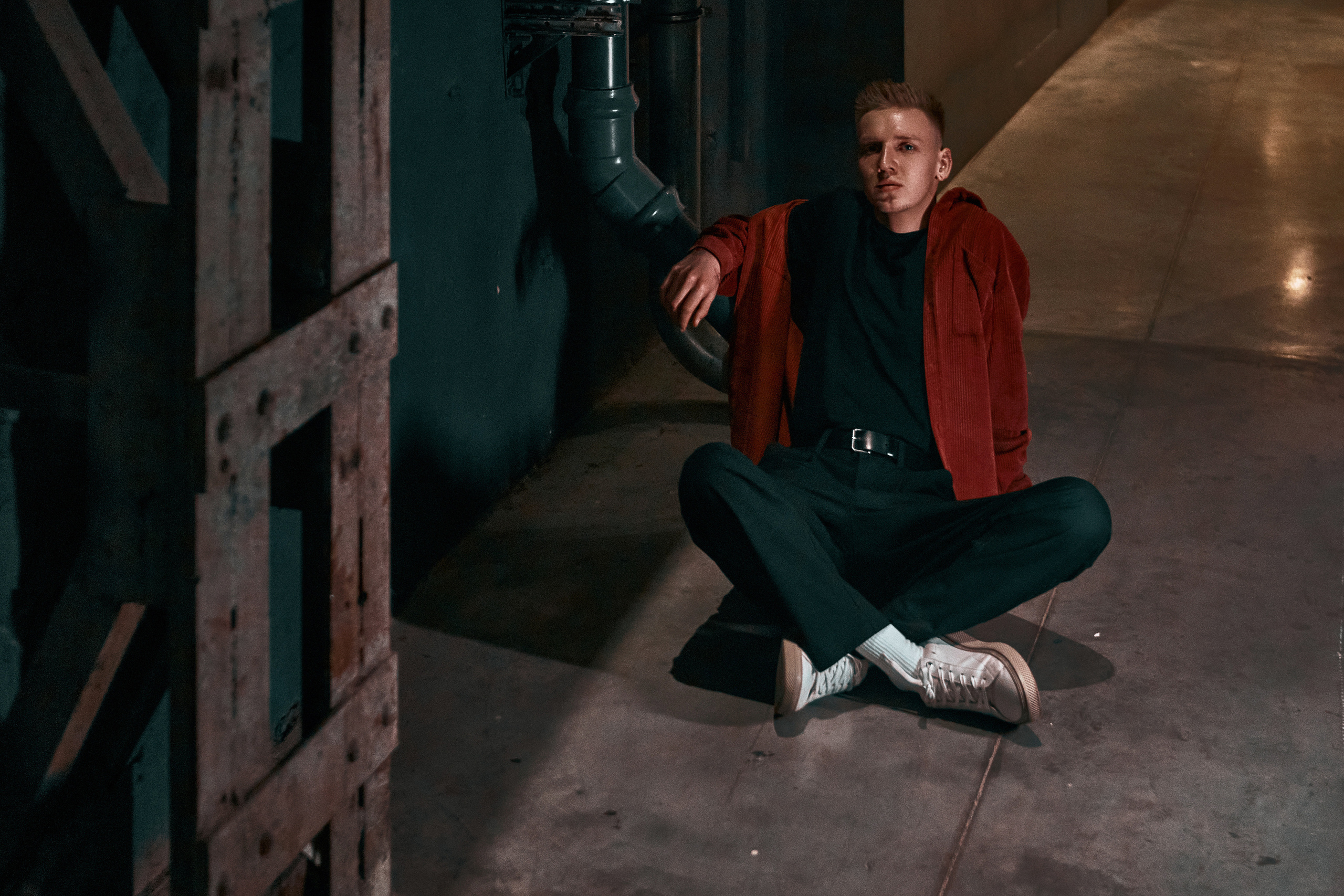 VALENTIN x SUPERMEALL. ANDY KIN Мужской и ню-фотограф в Москве