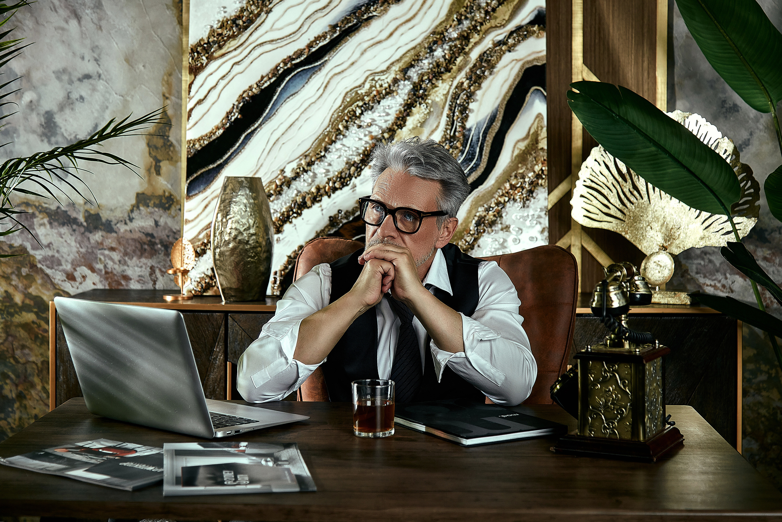 VADIM x OFFICE. ANDY KIN Мужской и ню-фотограф в Москве