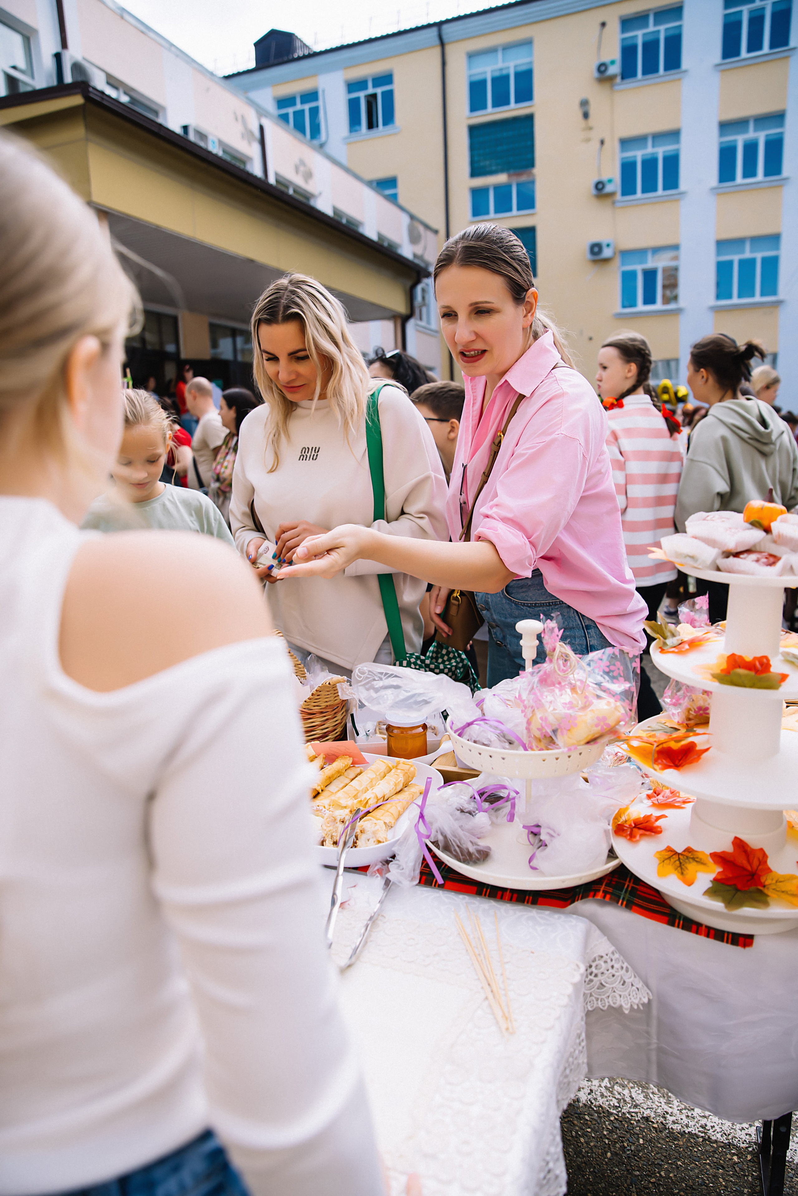 Школьная ярмарка Лицей№ 4. Фотограф и Видеограф в Краснодаре Юлия Солодченко