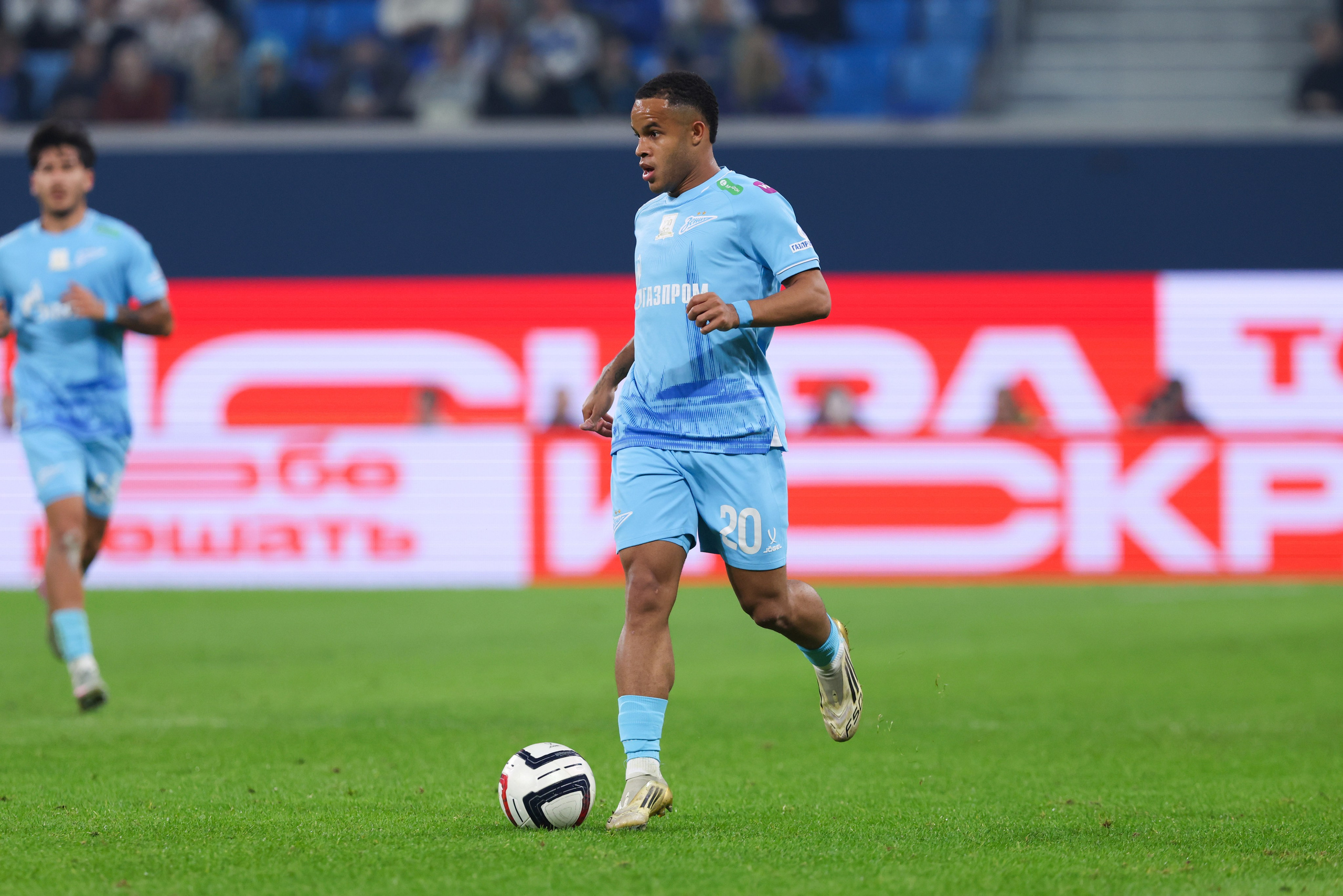 ФК «Зенит — ФК «Динамо» Москва 05.11.2025. Спортивный и репортажный фотограф Антон Тереханов