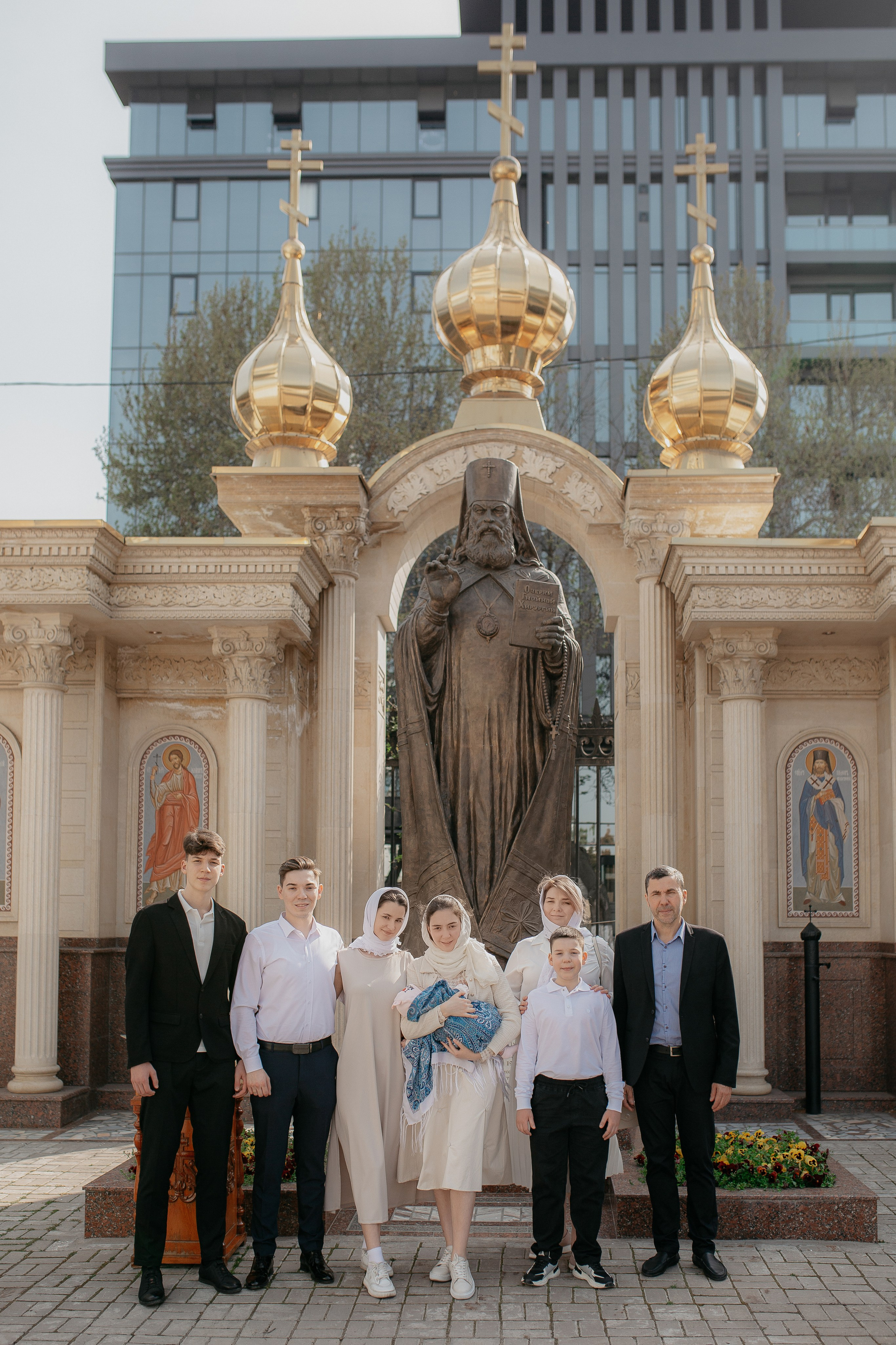 Крещение ребенка в Успенском соборе Ташкента. Фотограф на Крещение и Венчание в Ташкенте