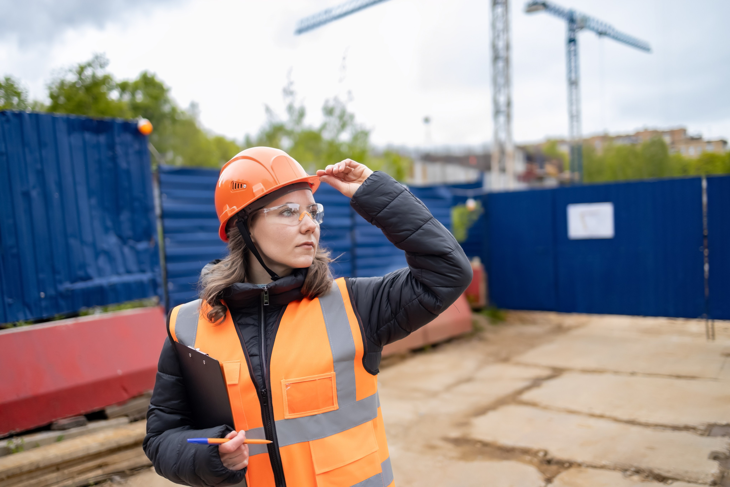 Фотосессия «Стройка» модель Ирина. Репортажный, семейный и студийный фотограф в Москве Демин Алексей