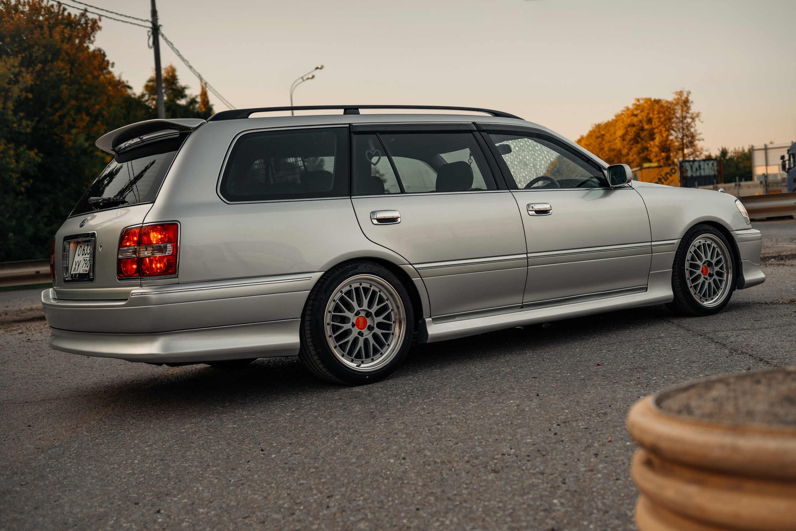 Toyota Crown Estate Athlete V JZS171W. DeLorein