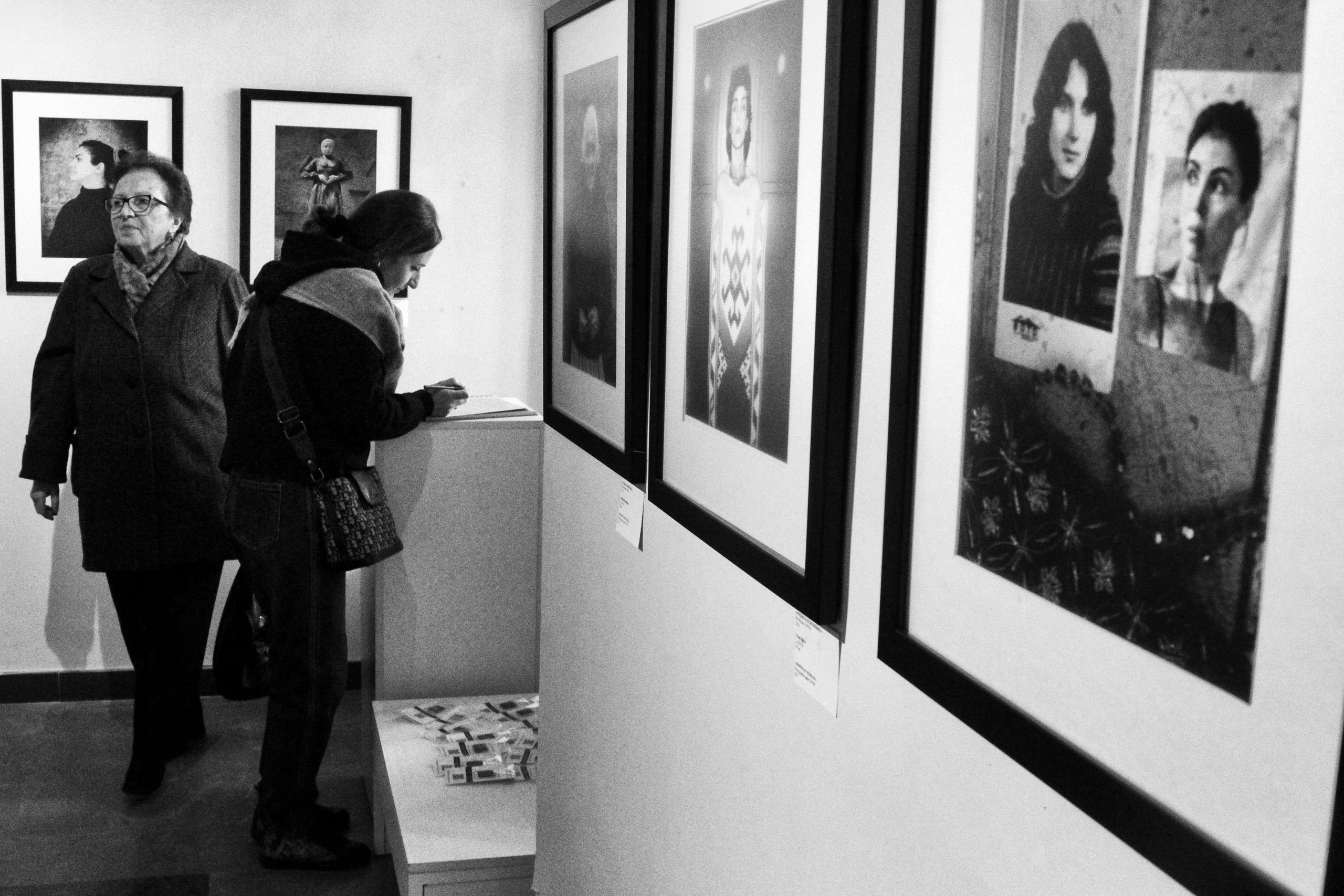 Выставка в г. Гюмри, Армения. Фоторепортаж  Д. Несмелова. Арт-фотограф Ксения Якутович