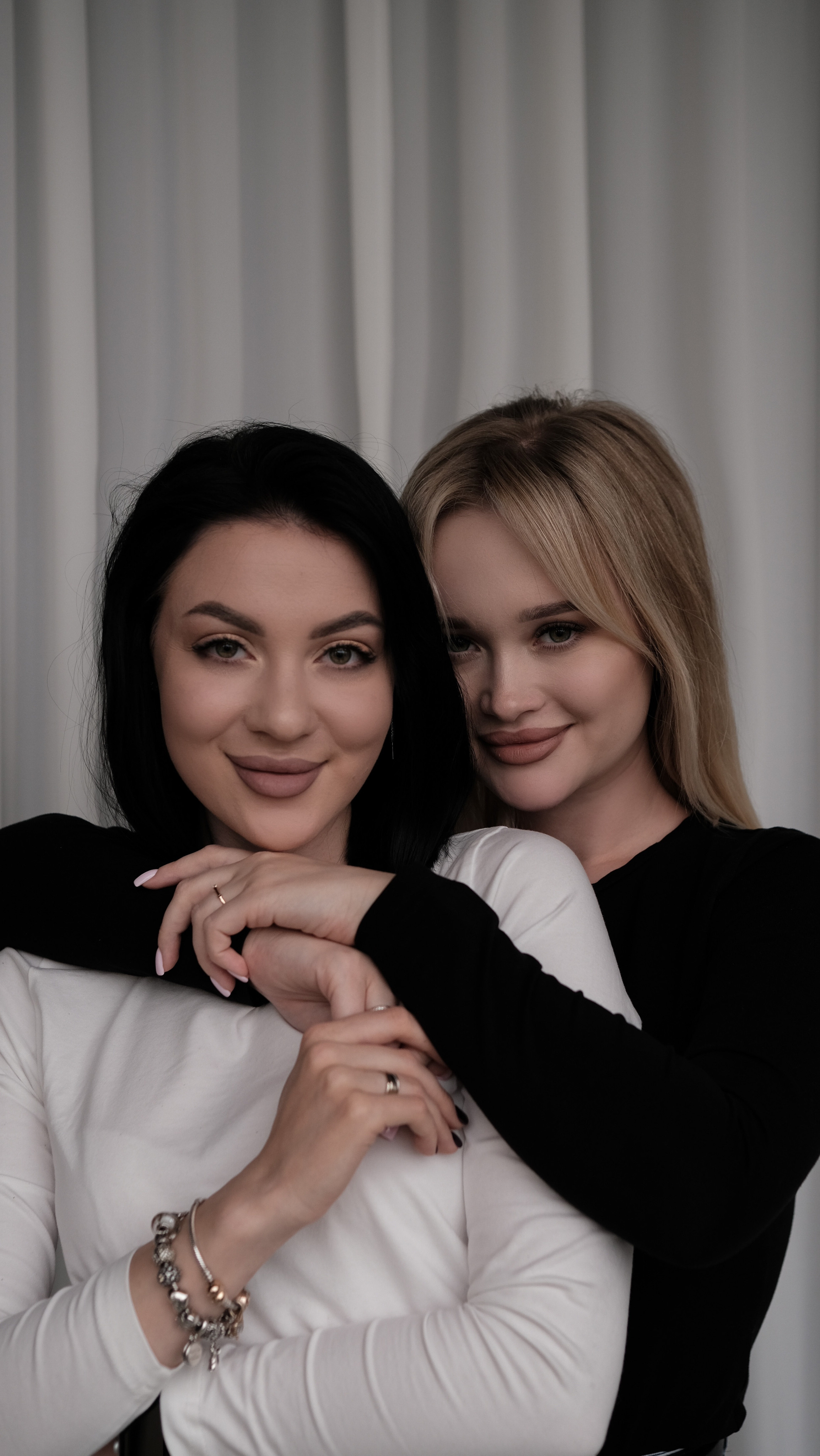 Лия и Юля. Главная