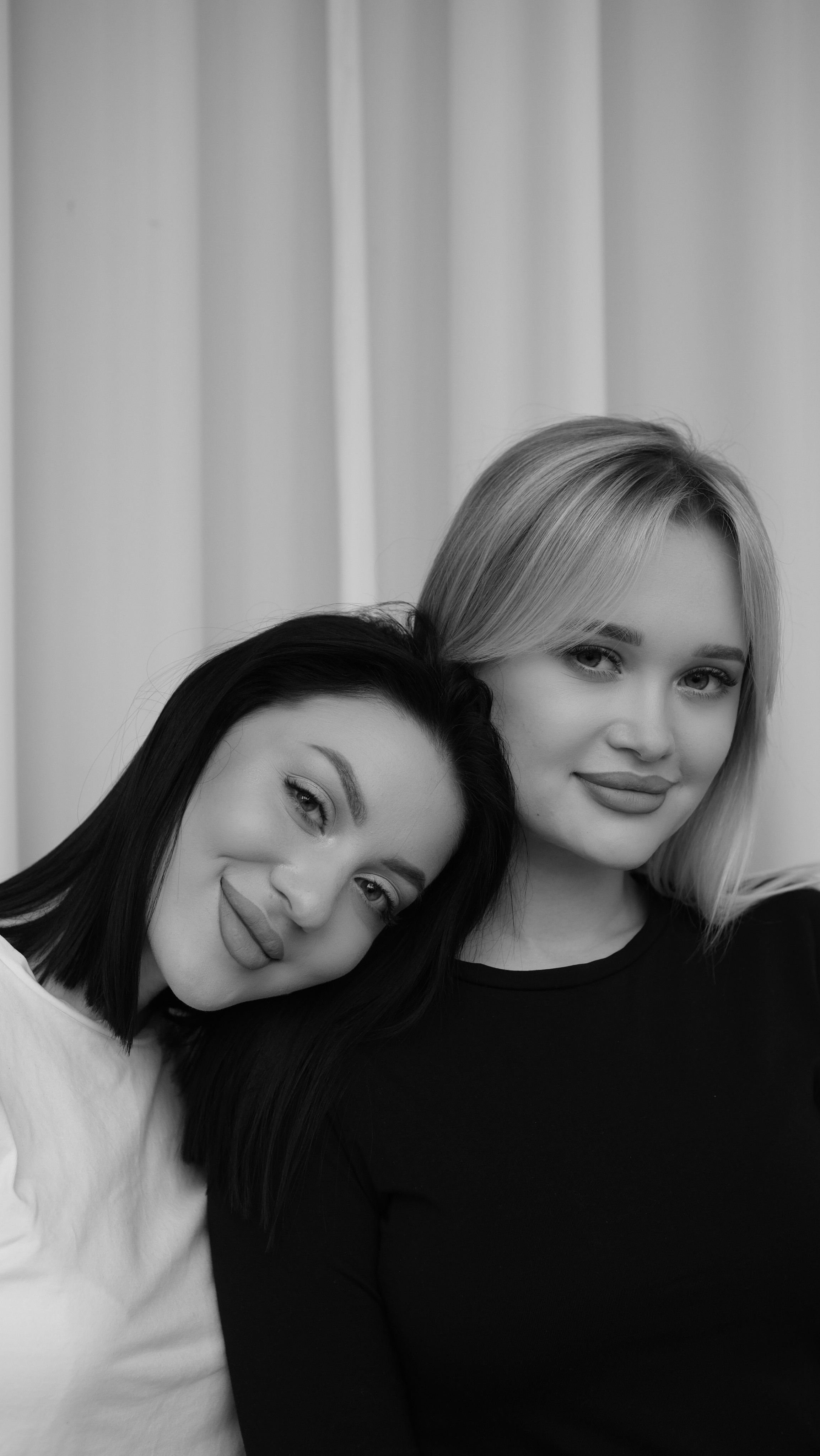 Лия и Юля. Главная