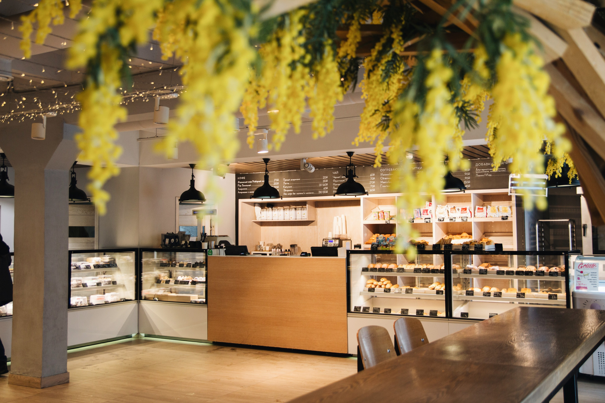 Оформление витрин Лакомка. Ксения Почтарь. Декоратор и флорист, город Владивосток