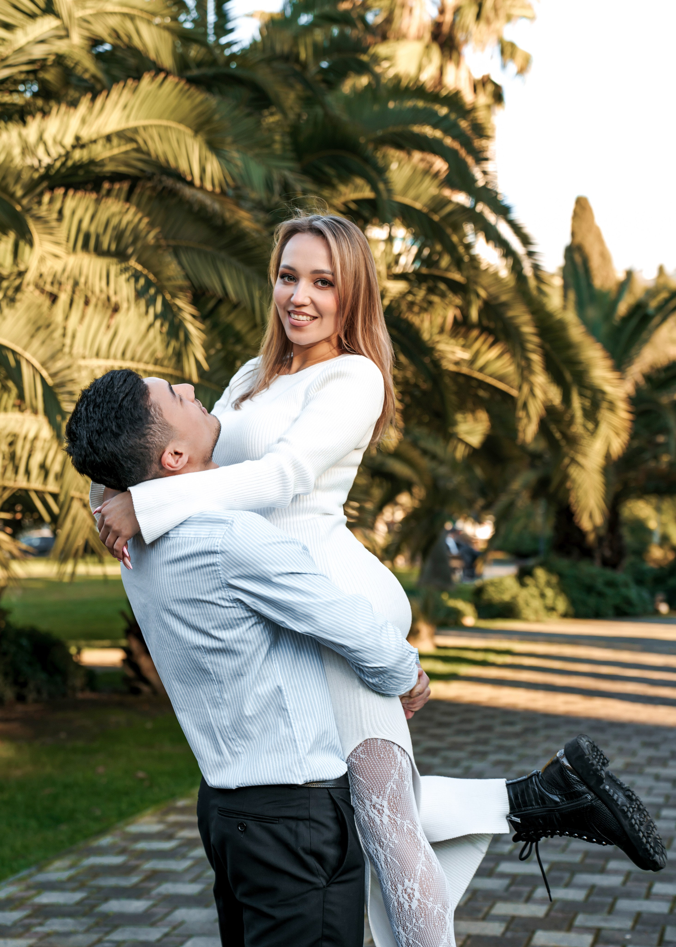 Лав стори фотосессия у моря и в горах в Сочи, Адлере и Красной Поляне. Алина Бернд — свадебный и индивидуальный фотограф в Сочи и Адлере