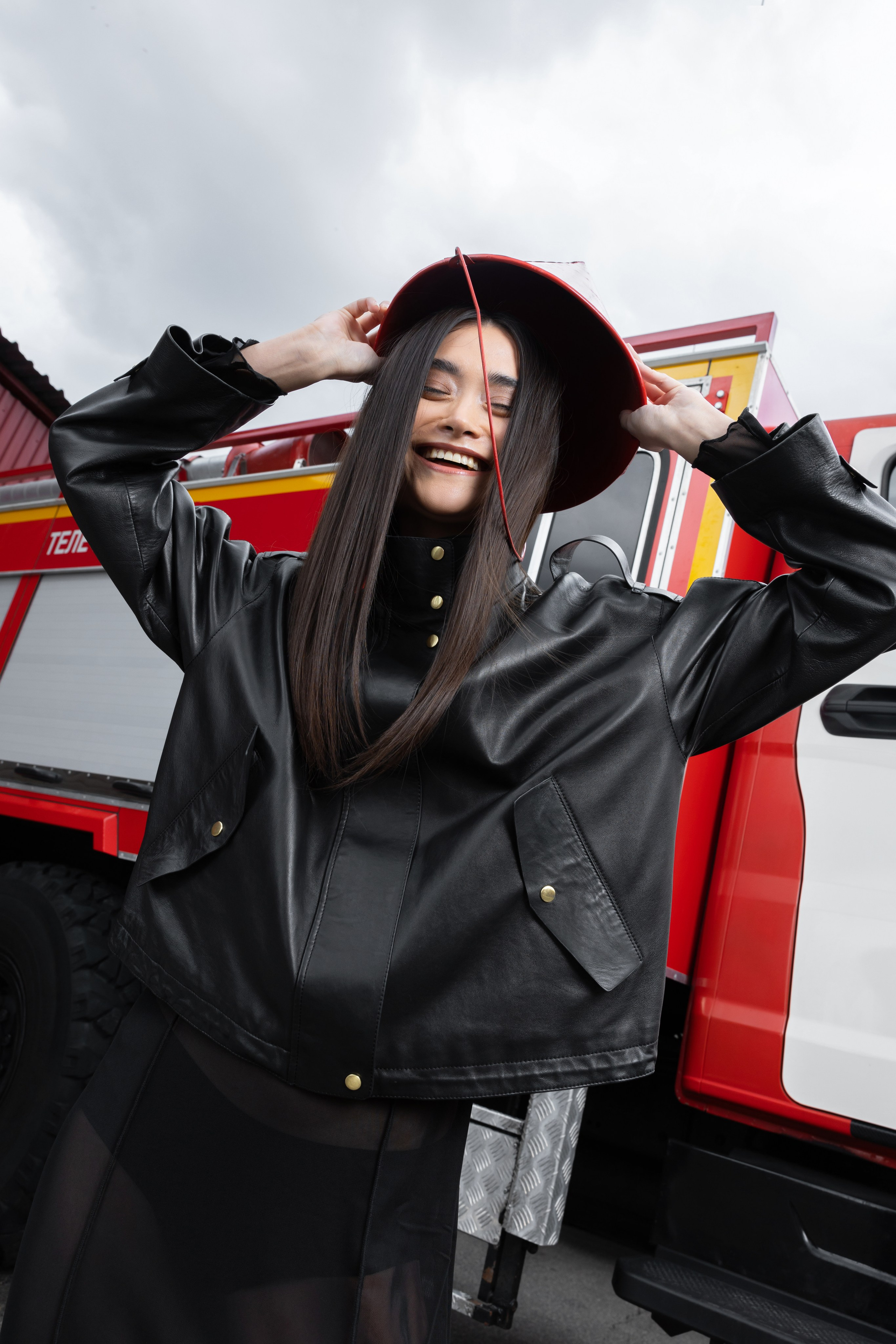 ПОЖАРНАЯ МАШИНА. Елизавета Федотова | фэшн-фотограф