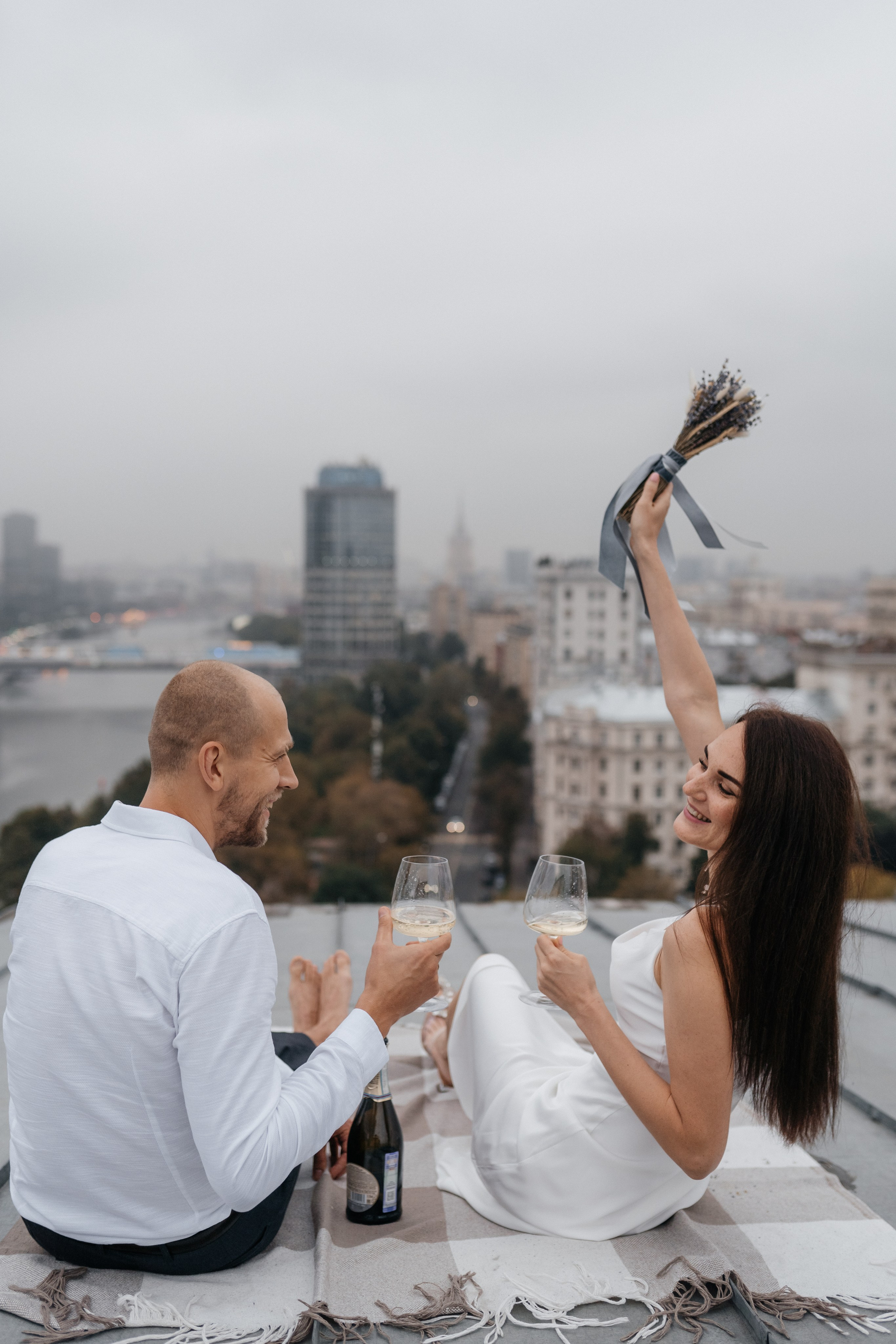 Свадебная прогулка «На крыше». Семейный и свадебный фотограф в Москве Виктория Махова