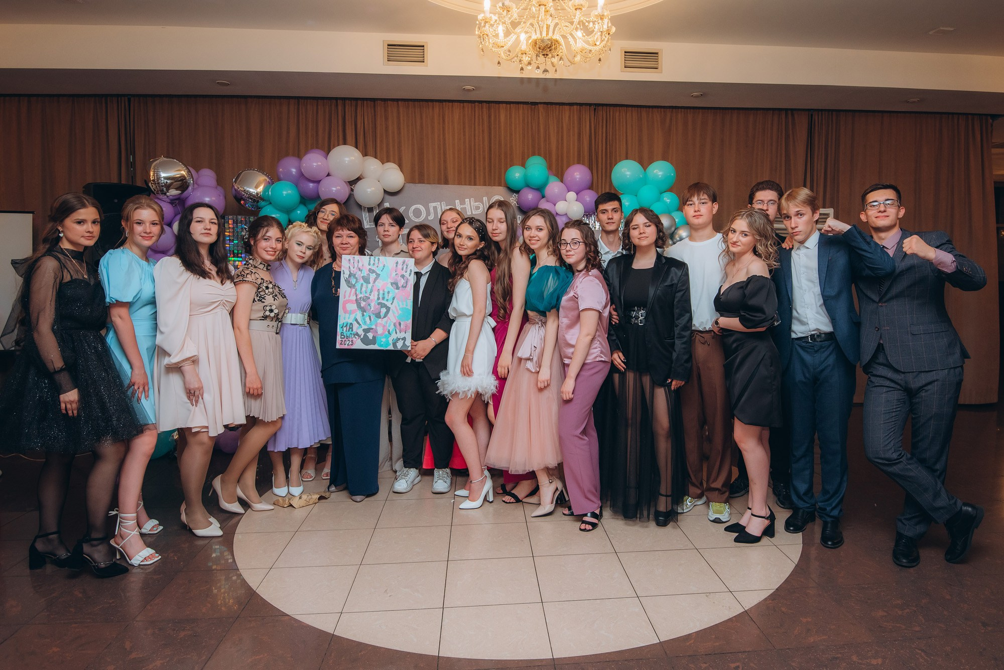 Выпускной 9-11классы. Выпускные книги Анапа Новороссийск Краснодар