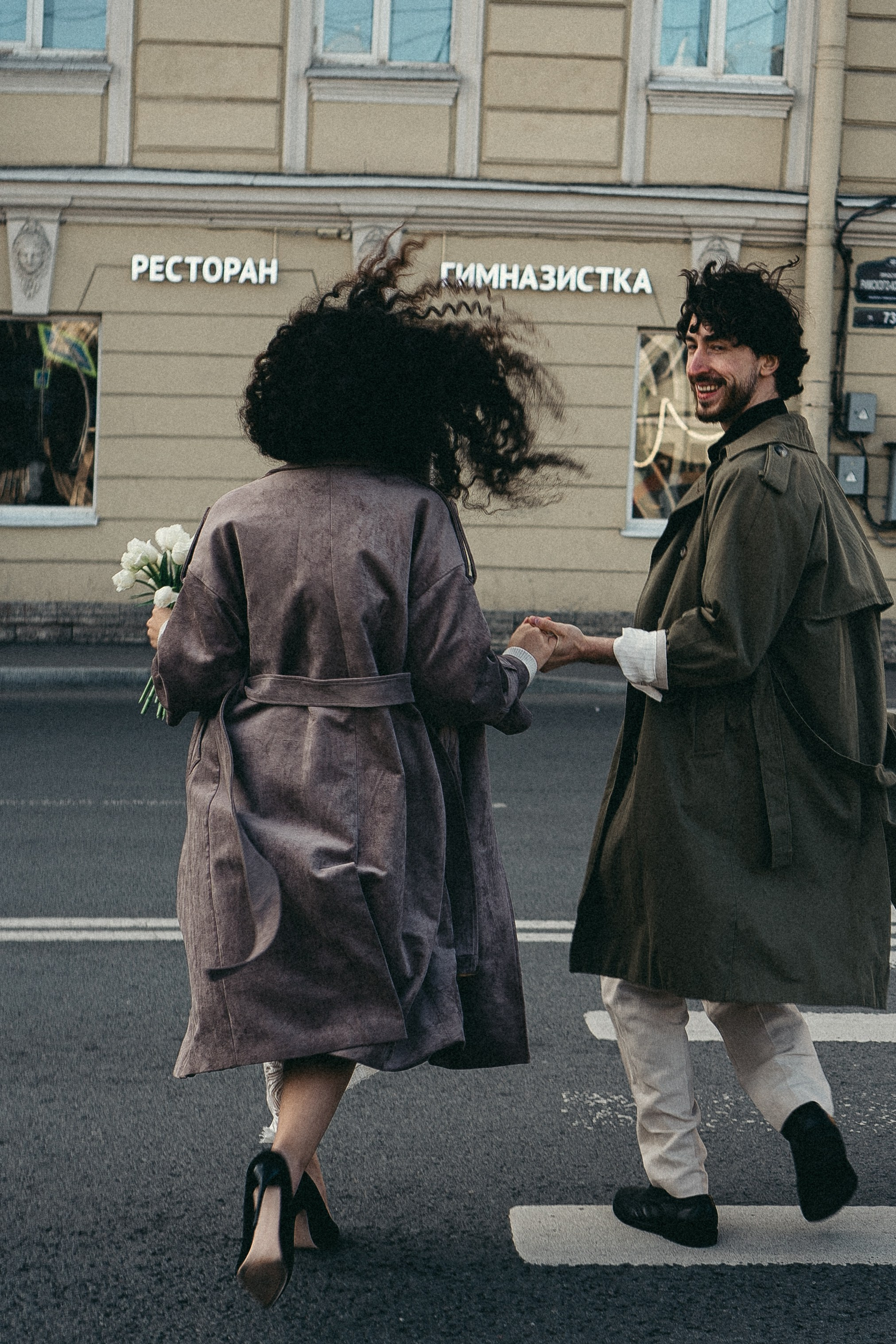 СВАДЕБНАЯ ПРОГУЛКА ПО ПЕТРОГРАДКЕ ВЕСНОЙ. СВАДЕБНАЯ ФОТОСЕССИИЯ НА ПЕТРОГРАДКЕ. Профессиональный фотограф, Санкт-Петербург — Виктория Богомолова