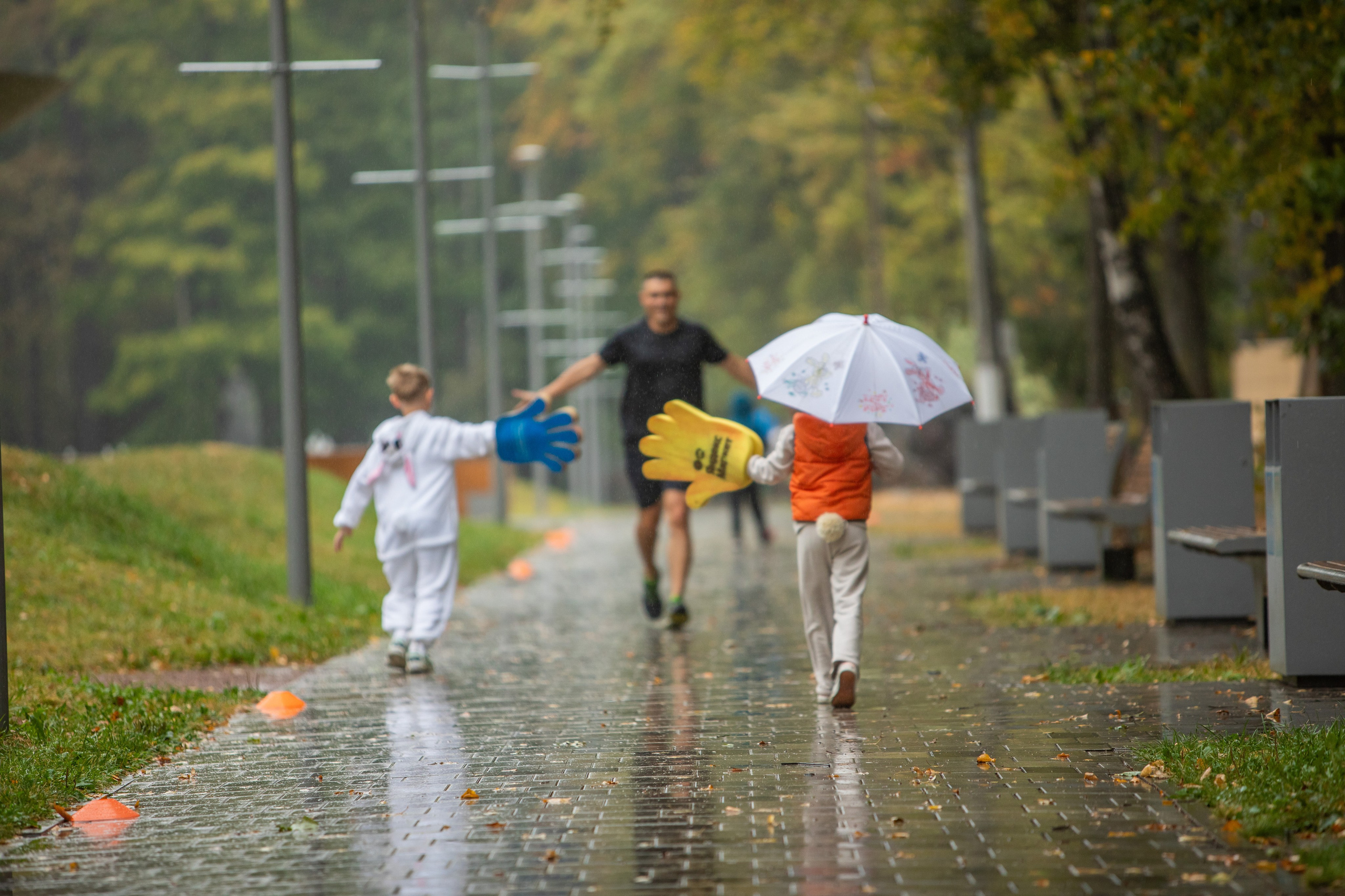 7 лет забегам 5 вёрст Химки 28.09.24. Фотограф Сергей Ловкий
