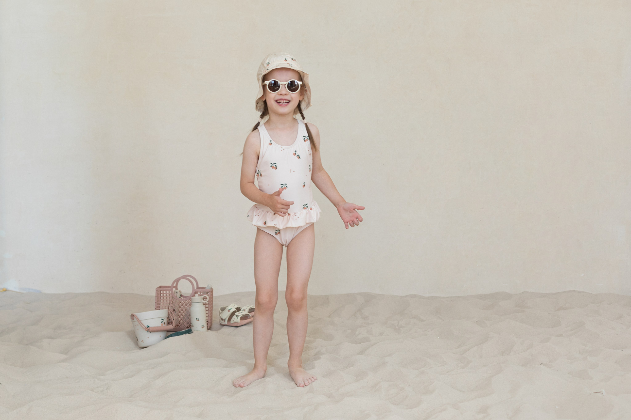 Фотосессия в песке для детского бренда. Детский и контент фотограф Надя Волкова Санкт-Петербург