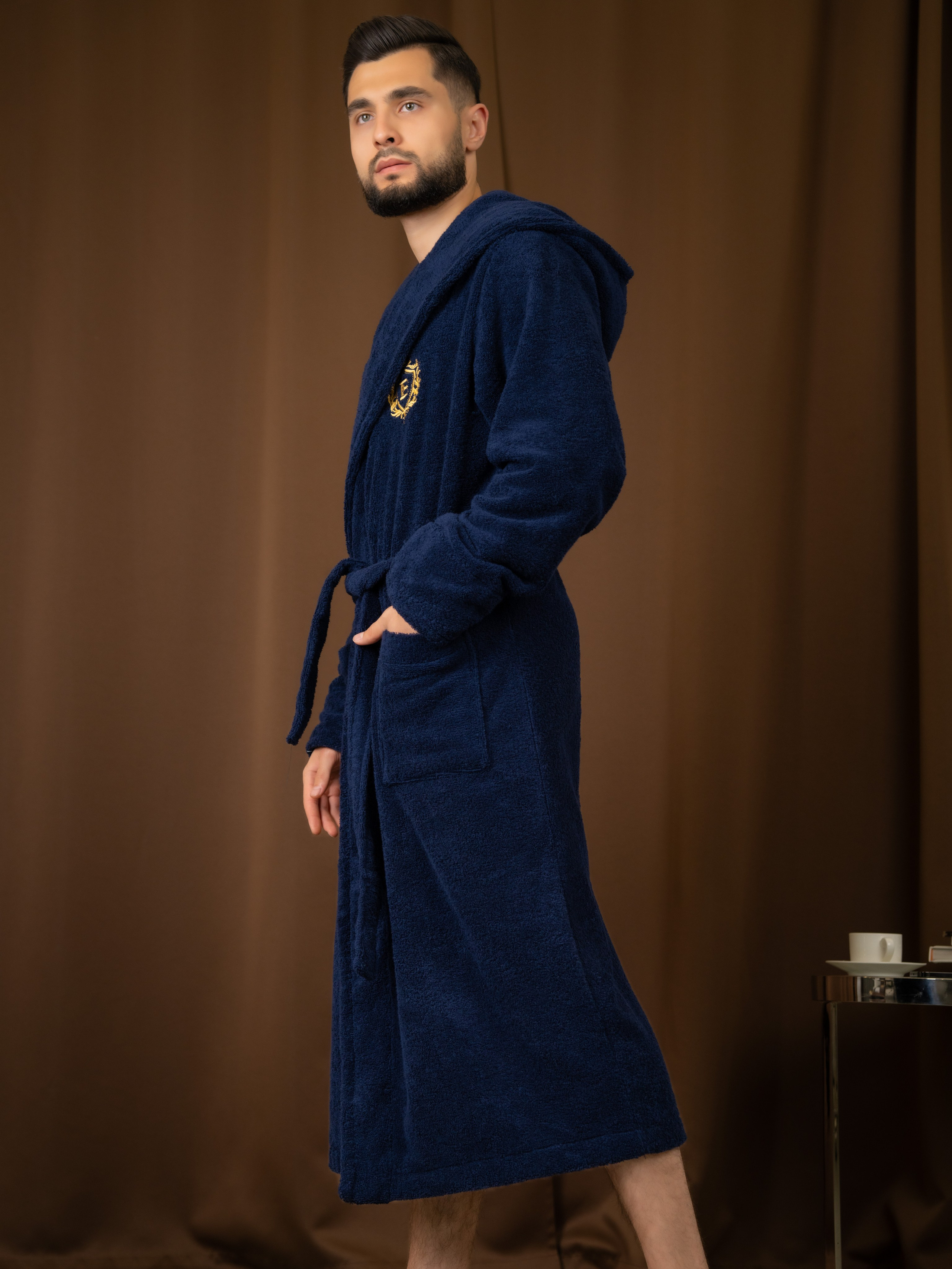 Выездная модельная съемка в студии, для маркетплейсов, товар халат. Олейник Денис — предметный фотограф, фотограф для маркетплейсов в Казани