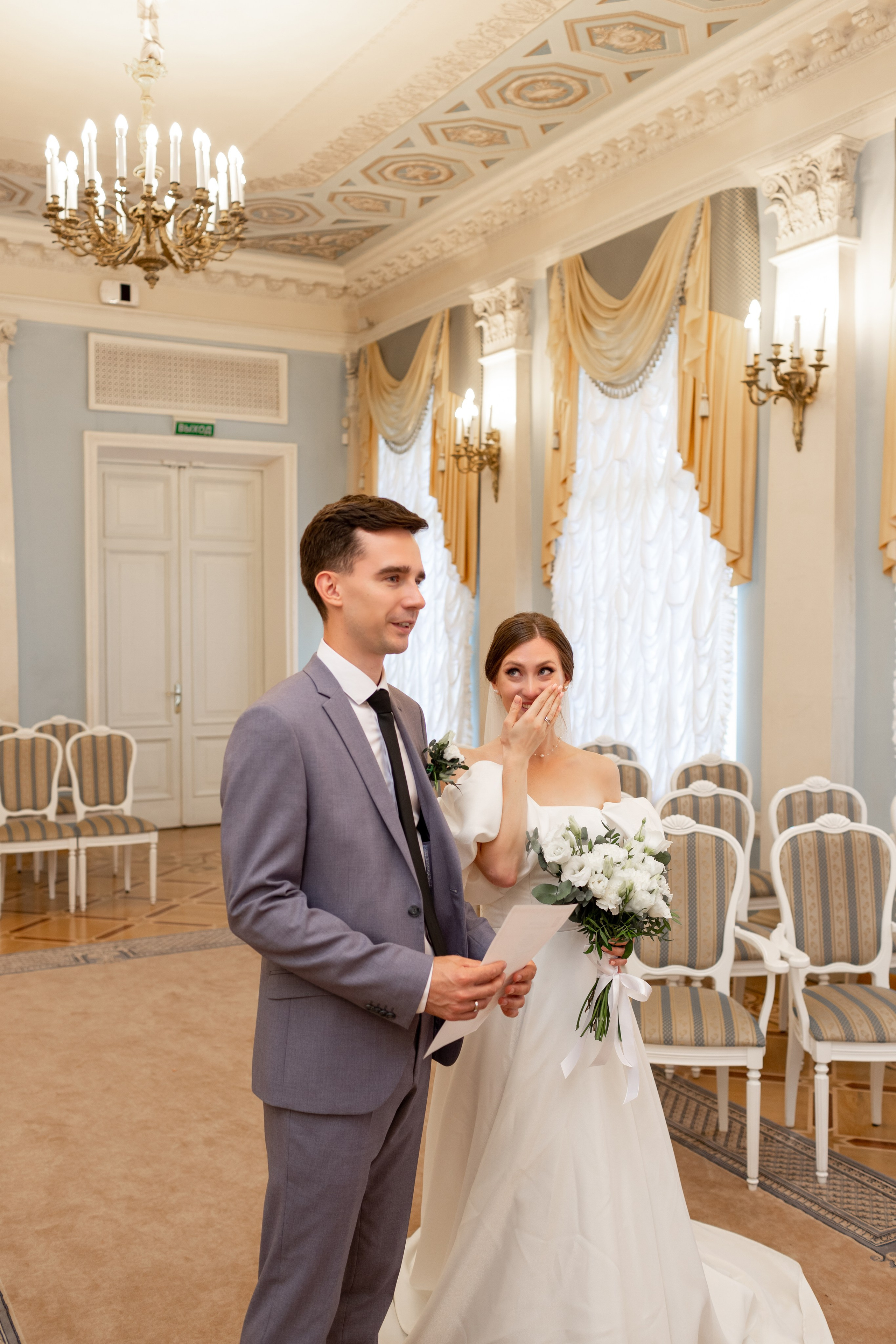 Свадебная фотопрогулка в Санкт-Петербурге. Свадебный фотограф Кирилл Белый