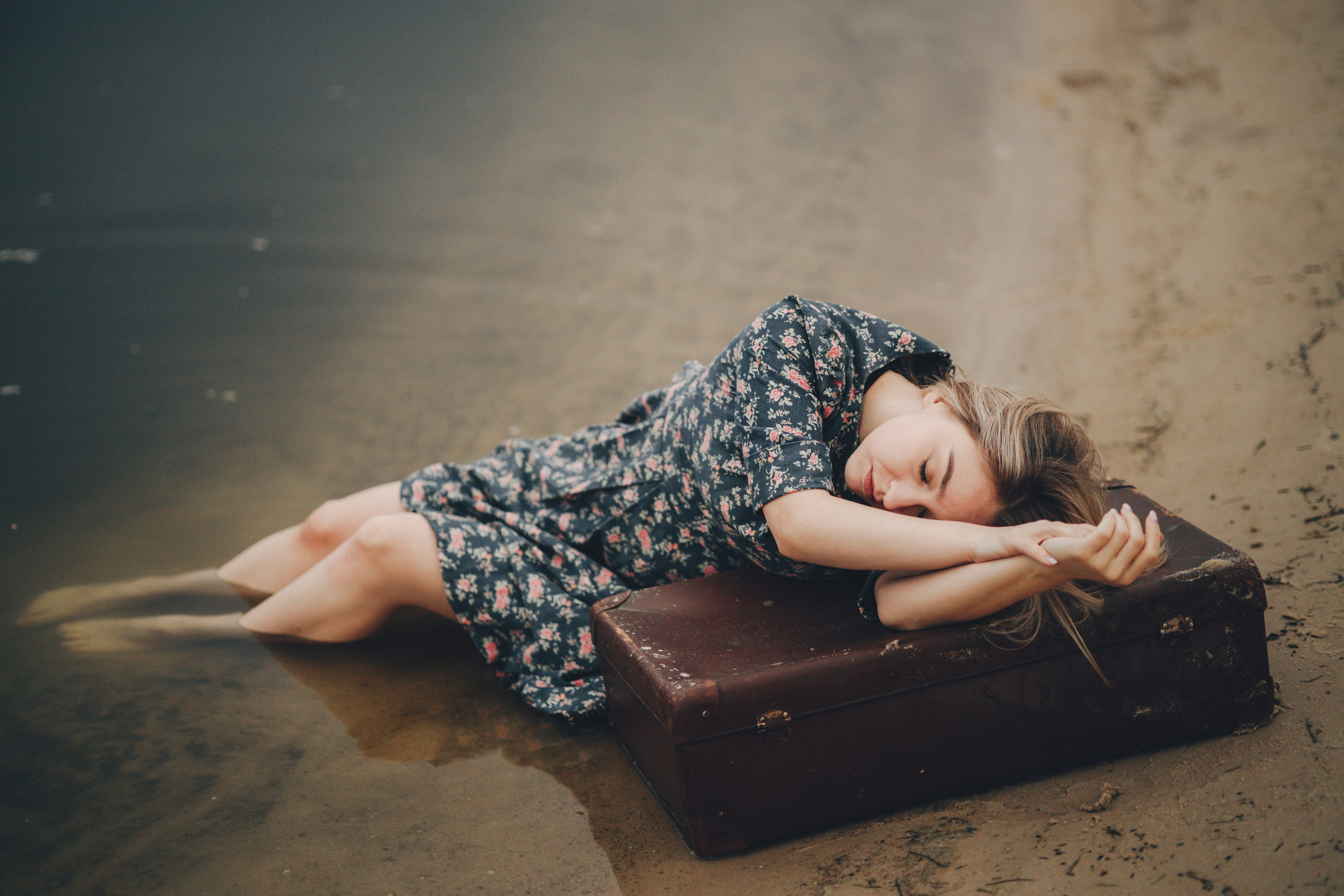 Фотосъемка Екатерины на берегу пляжа. Выпускные альбомы в Серпухове