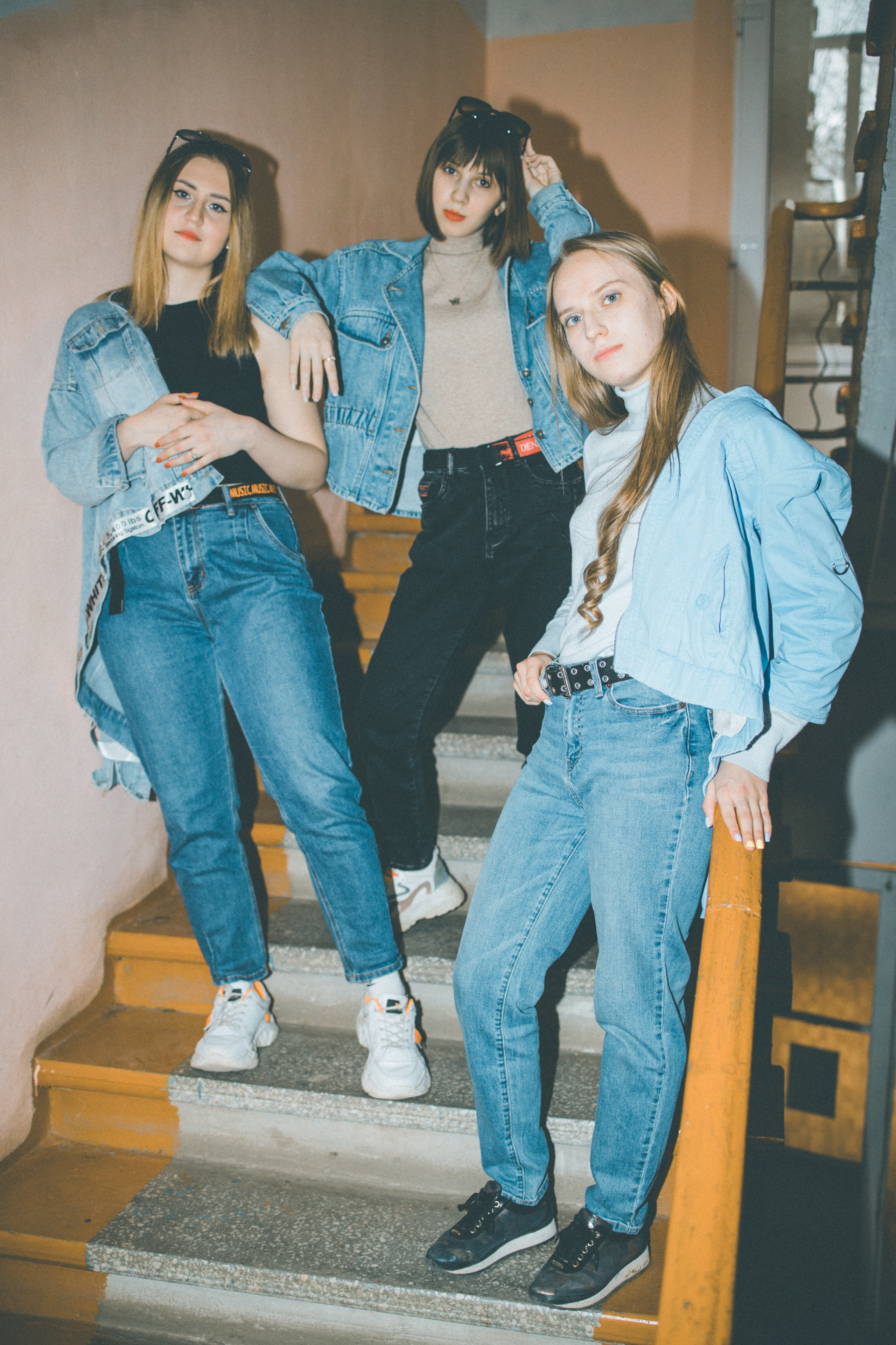 Фотосессия для выпускного альбома в стиле 90х. Москва. Выпускные альбомы в Серпухове