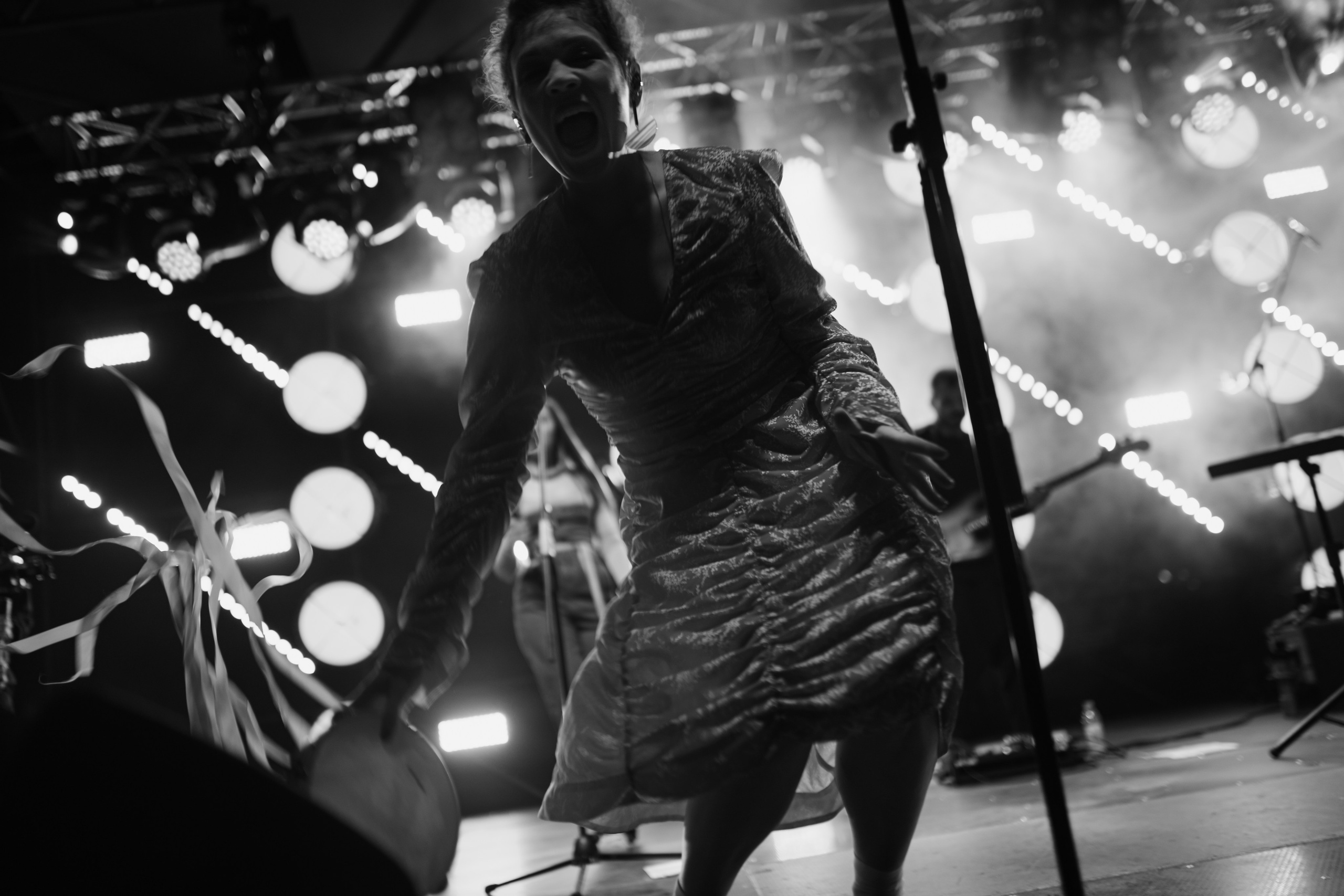 Концерт АИГЕЛ и Zventa Sventana. Евгений Бреча. Коммерческий и бэкстейдж фотограф в Москве