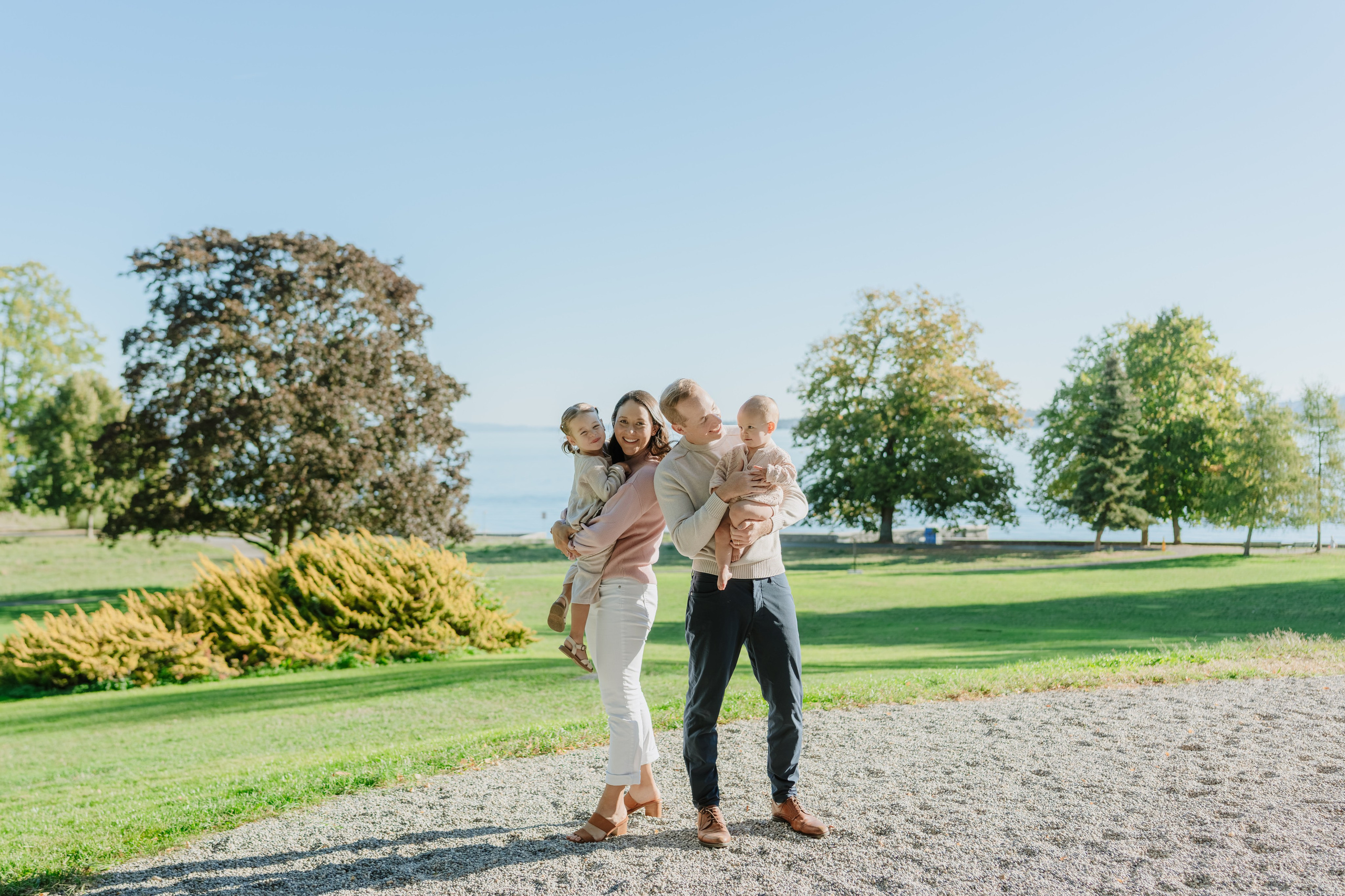 Andie & Will with daughters. Профессиональный свадебный фотограф в Женеве и Швейцарии | Таня Вовчецкая