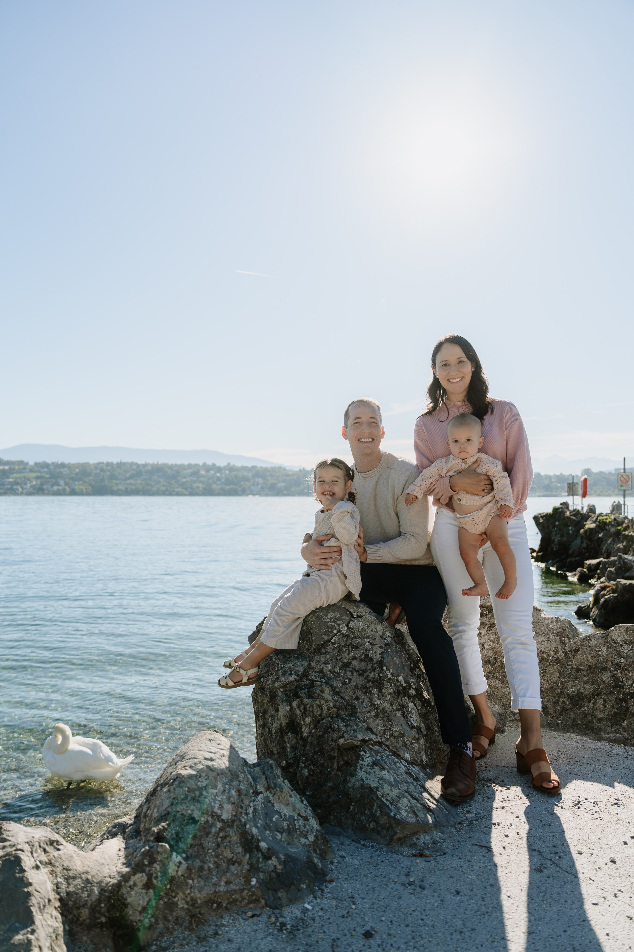 Andie & Will with daughters. Профессиональный свадебный фотограф в Женеве и Швейцарии | Таня Вовчецкая