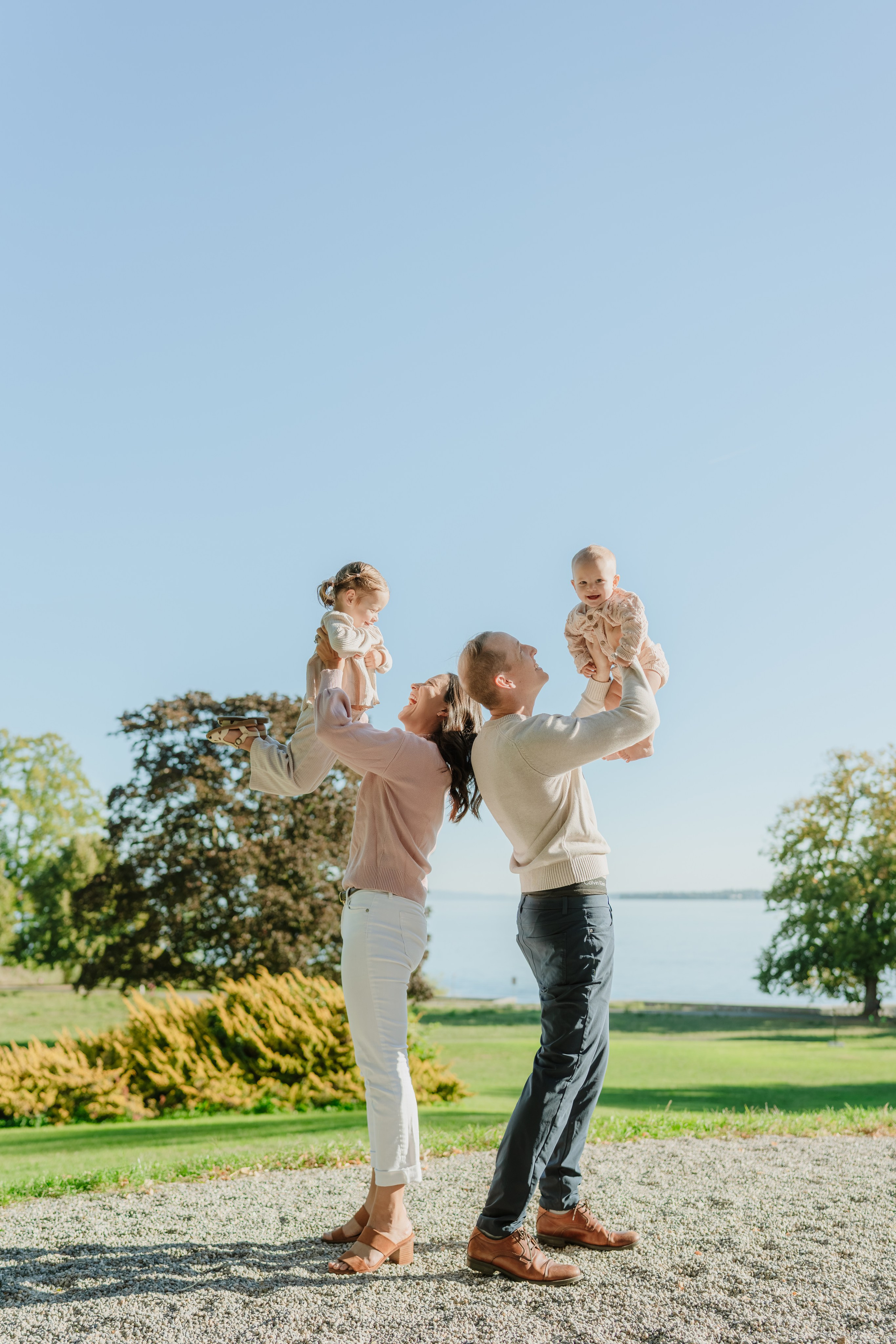 Andie & Will with daughters. Профессиональный свадебный фотограф в Женеве и Швейцарии | Таня Вовчецкая