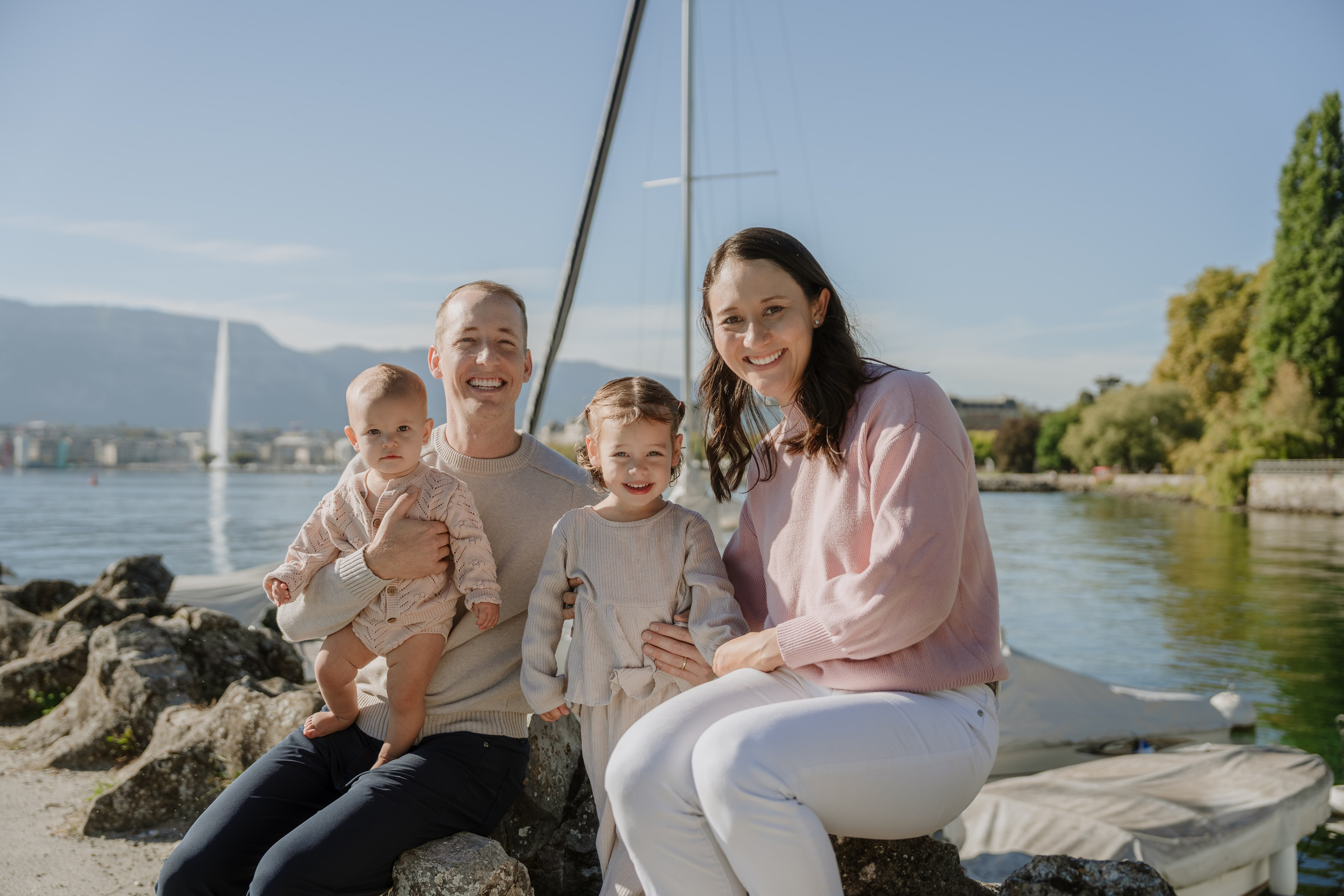 Andie & Will with daughters. Профессиональный свадебный фотограф в Женеве и Швейцарии | Таня Вовчецкая