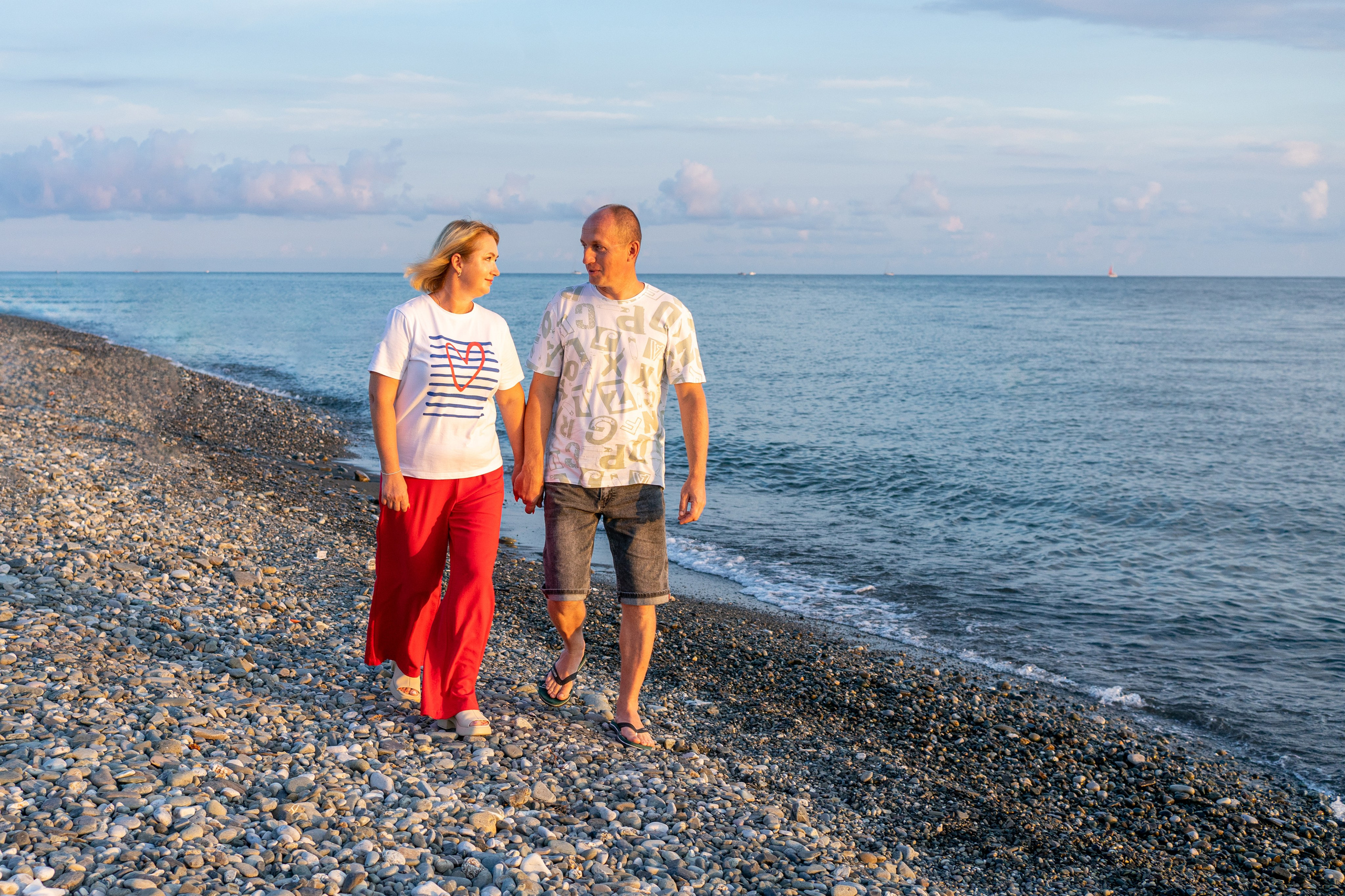 Семейная съемка на пляже в Адлере. Фотограф в Сочи Тиунова Маргарита и Тиунов Евгений