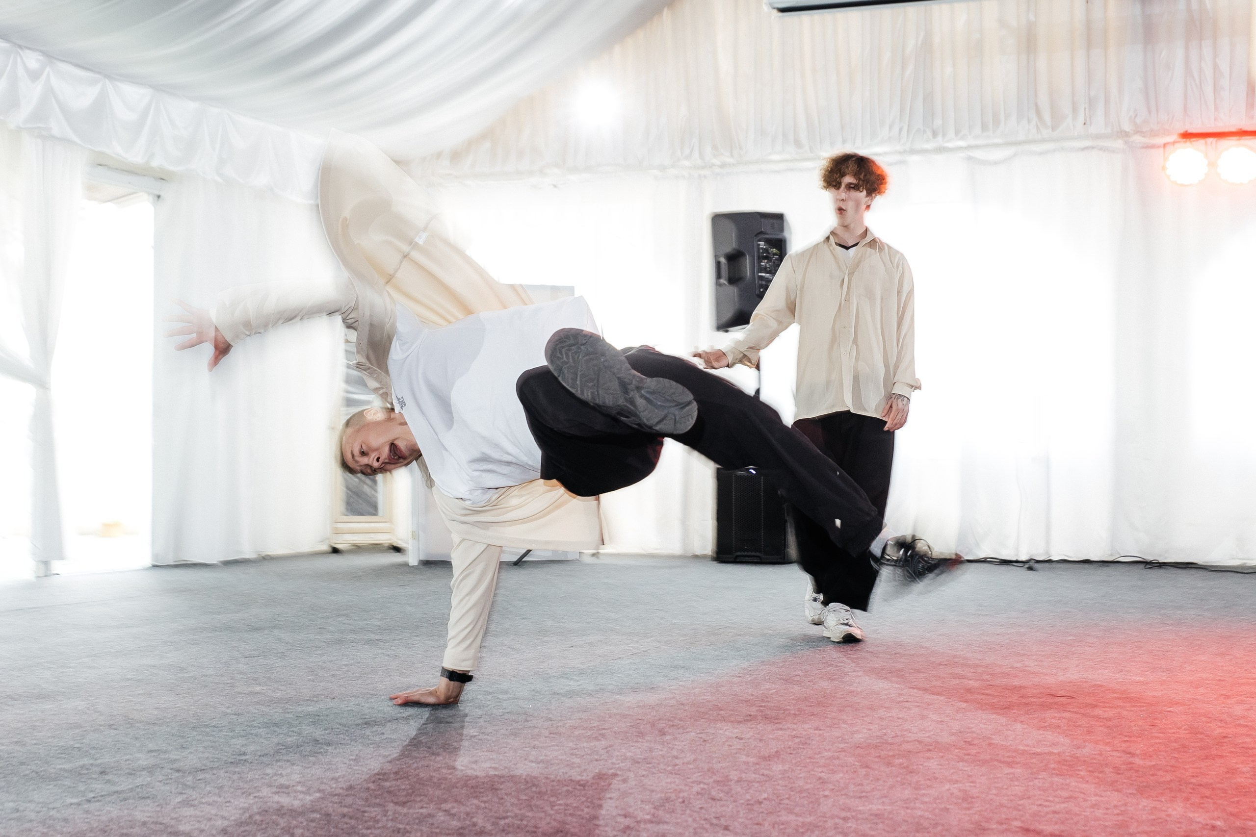 А | А. Любовь, танцы и котики 🐾. Свадебный фотограф Настя Шелл г. Череповец