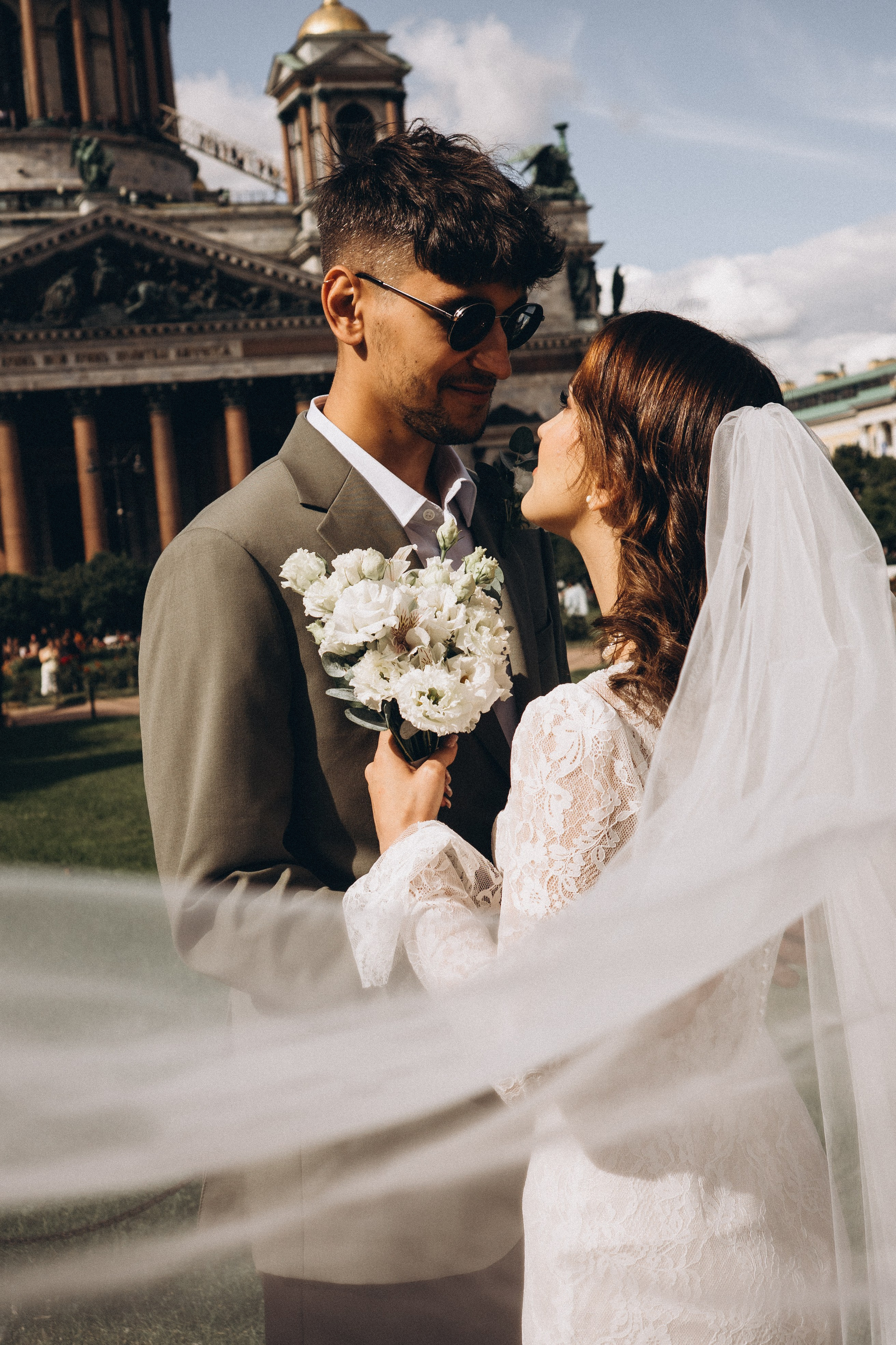 СВАДЕБНАЯ ПРОГУЛКА ВОЗЕ ИСАИКЕВСКОГО СОБОРА АСТОРИИ И ЗАКОНОДАЛЕТНОГО СОБРАНИЯ. Профессиональный фотограф, Санкт-Петербург — Виктория Богомолова