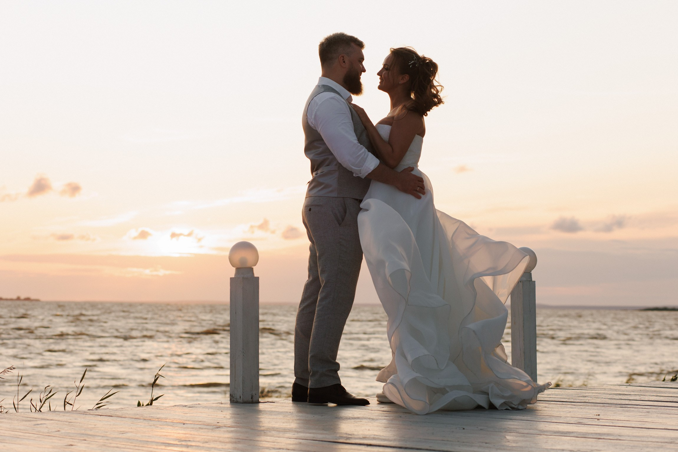 Свадебная фотосессия на финском заливе. Свадебный фотограф СПБ