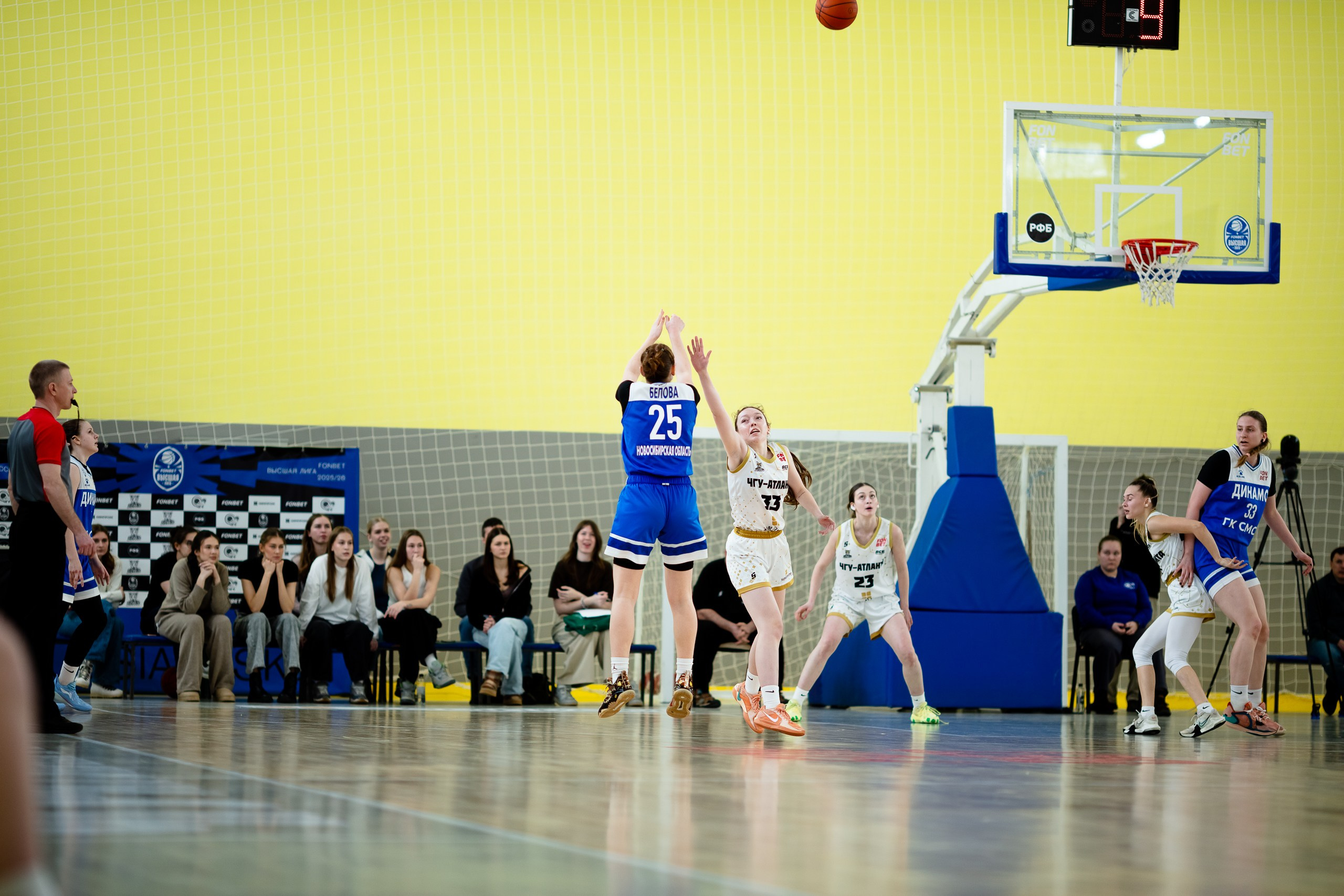 ЧГУ-Атланта — Динамо / 1 игра. Фотография