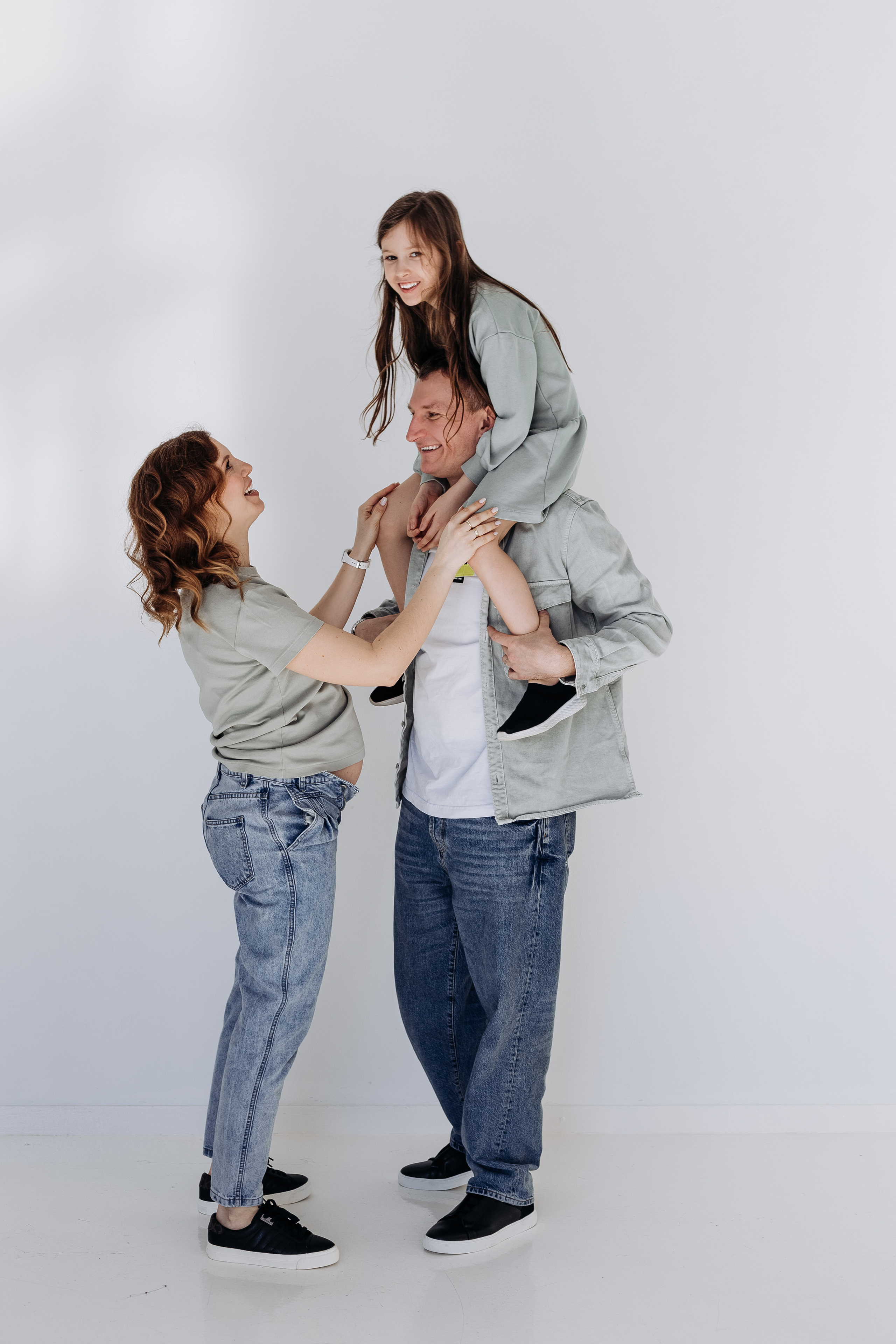 Маша, Женя и Алиса. Studio 212. Ваш фотограф — Александра Андрущенко