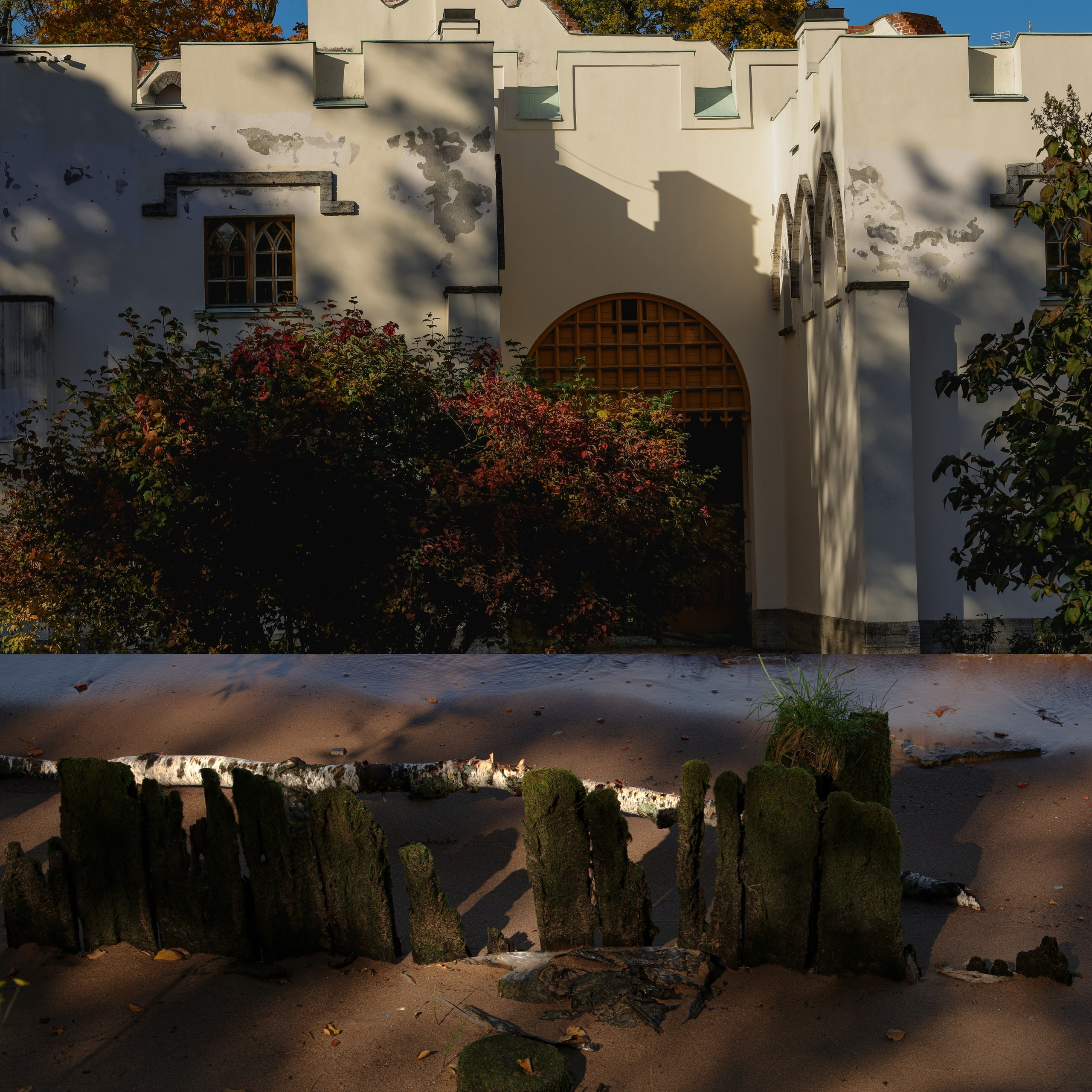 " Существование не имеет цели. Это чистое путешествие. Путешествие жизни так прекрасно, кого волнует пункт назначения ? Жизнь просто есть, и мы просто оказались вброшены в неё .Жизнь не требует основания". Ошо