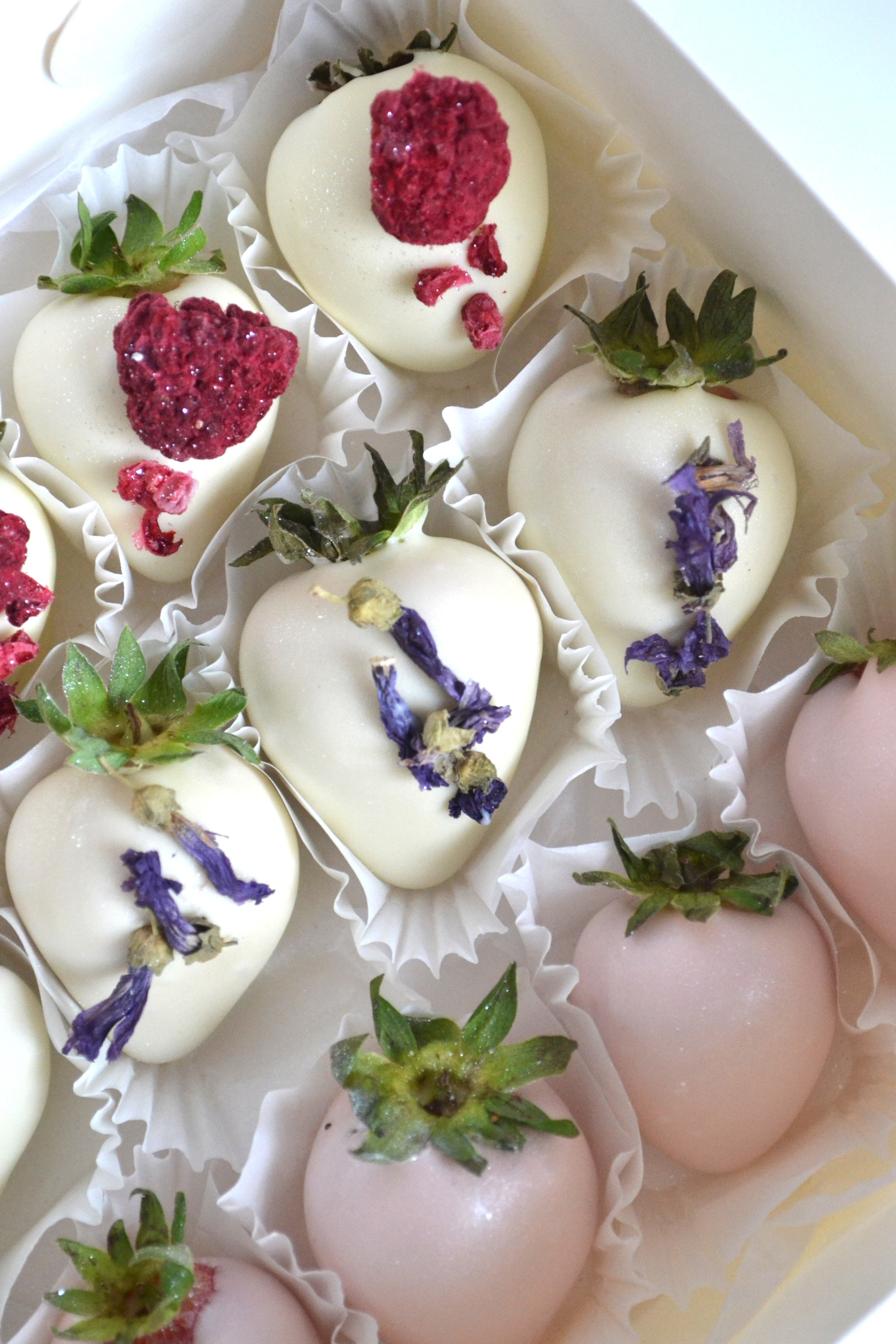 Клубника в шоколаде. Семейная кондитерская. Торты и десерты на заказ в Москве и области